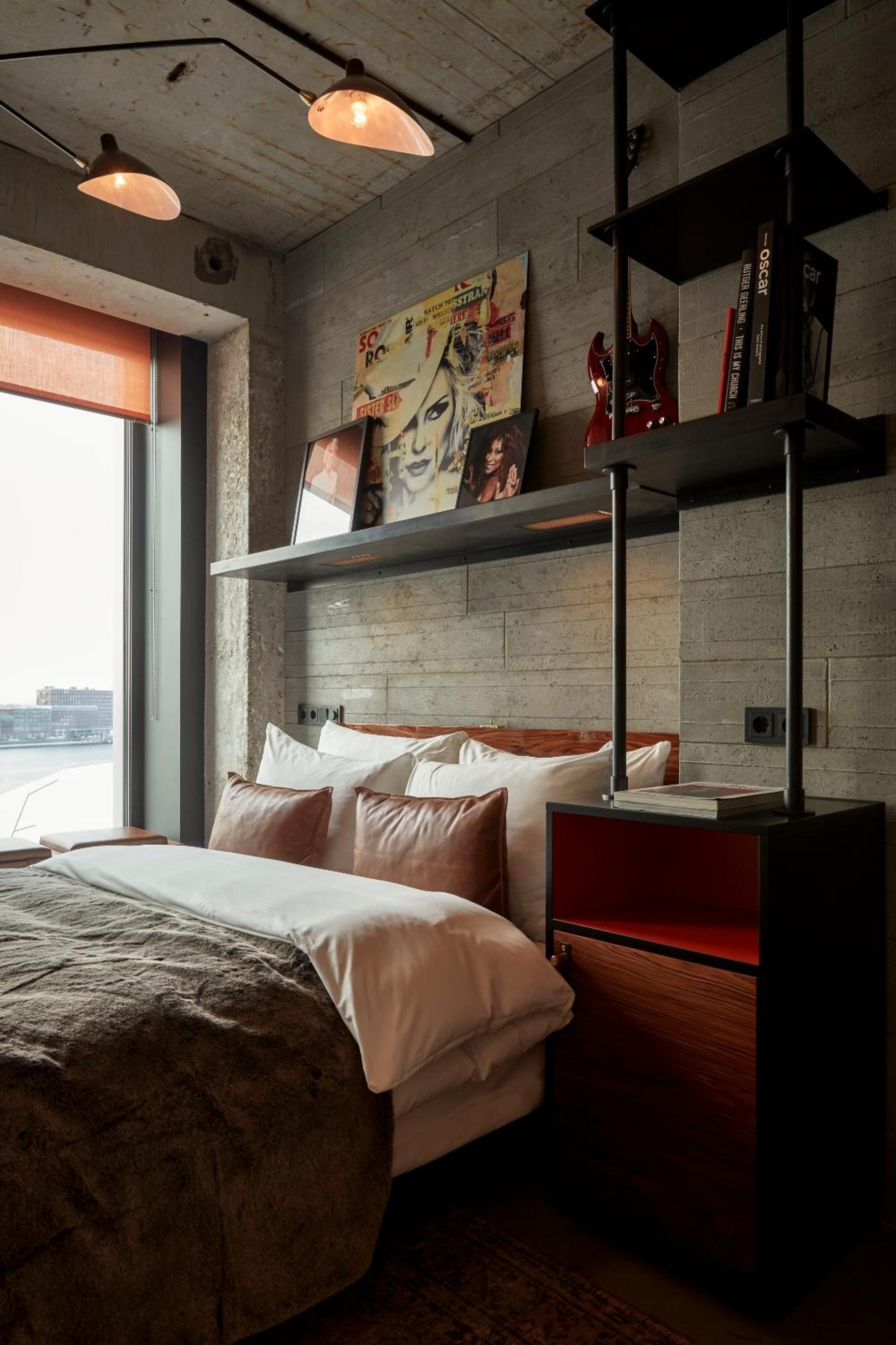 Deluxe Room with City View photo 3