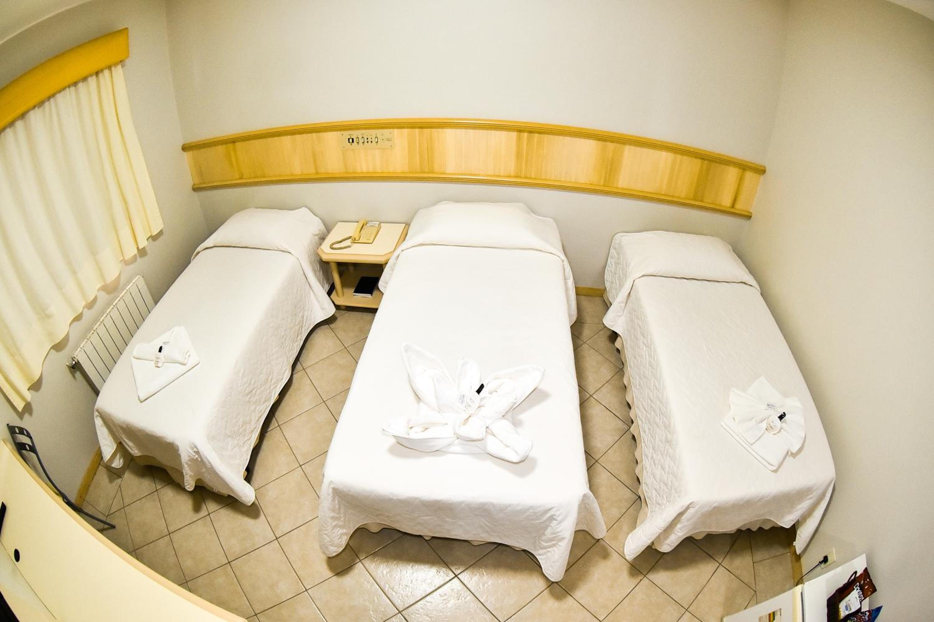 Deluxe Triple Room photo 1