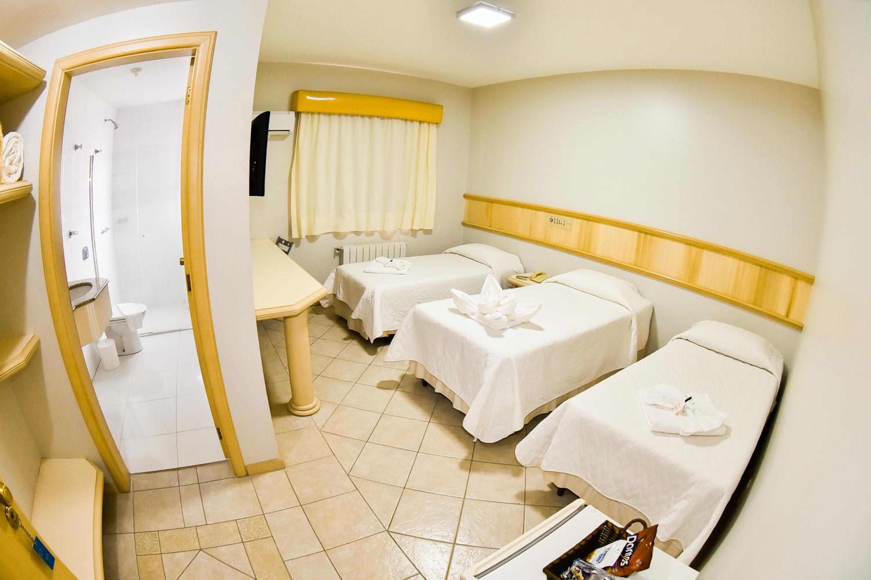 Deluxe Triple Room photo 2