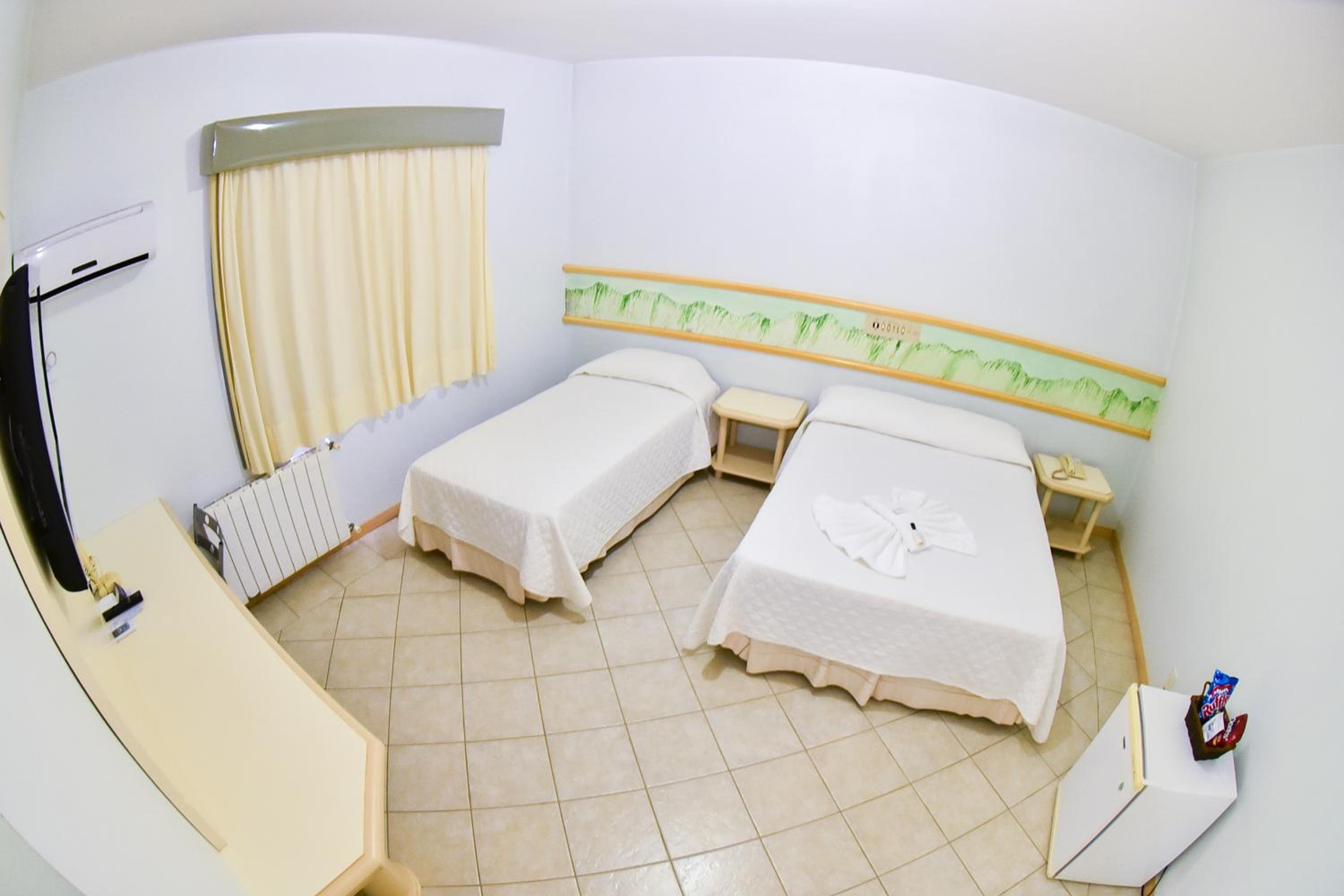 Deluxe Family Room photo 3