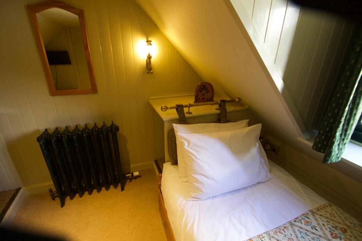 Premier Cottage Attic Twin