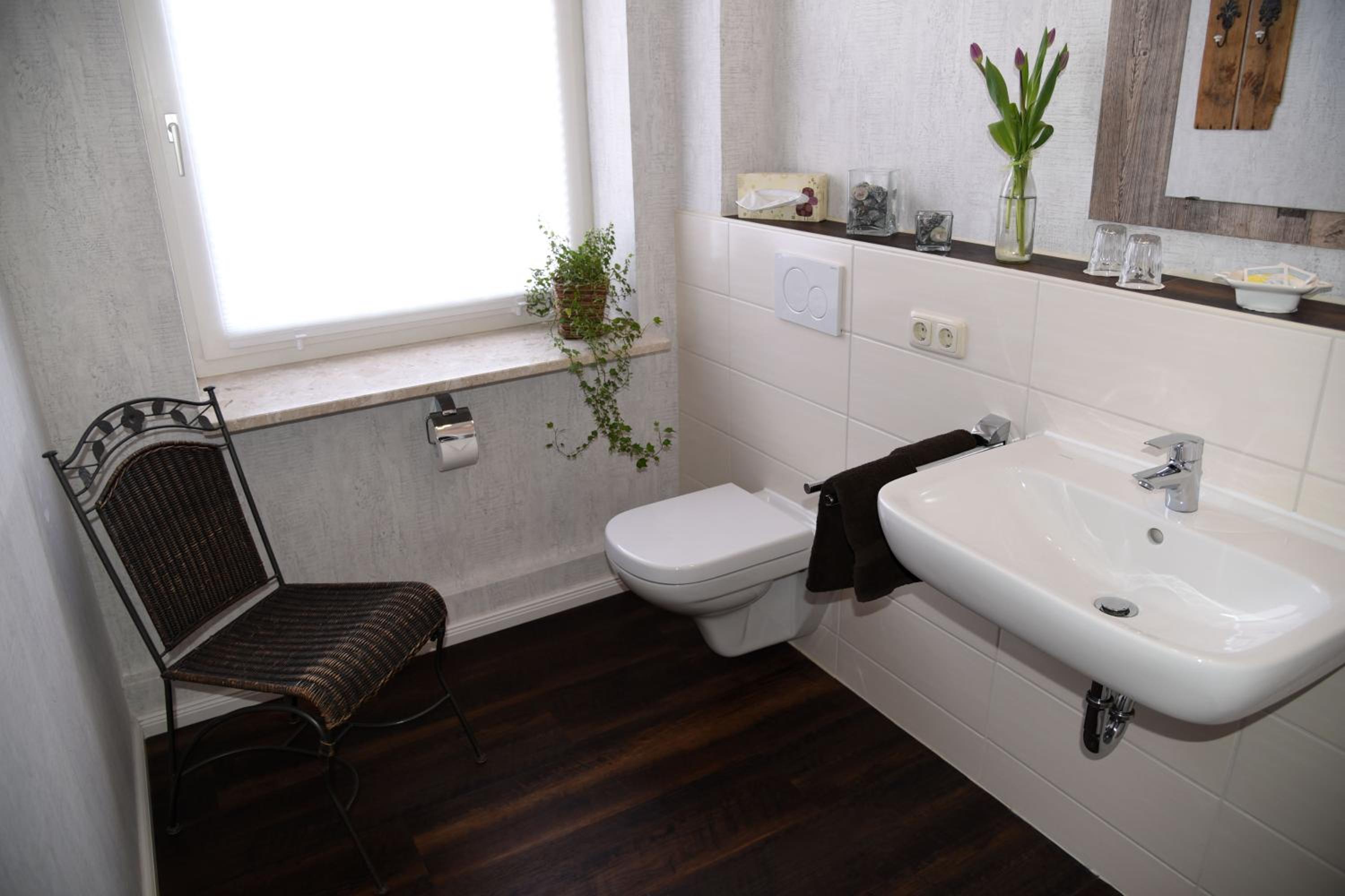 Standard Double Room with Bath - Photo 11