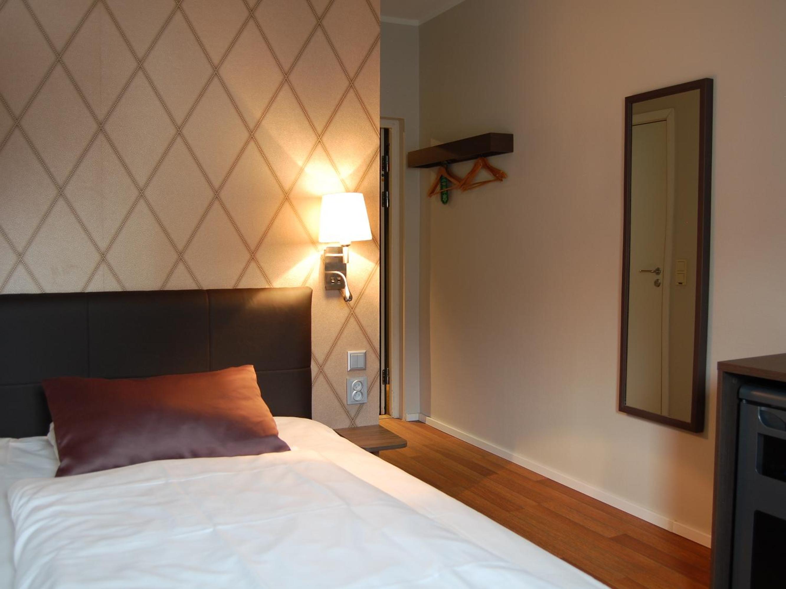 Single Room photo 2