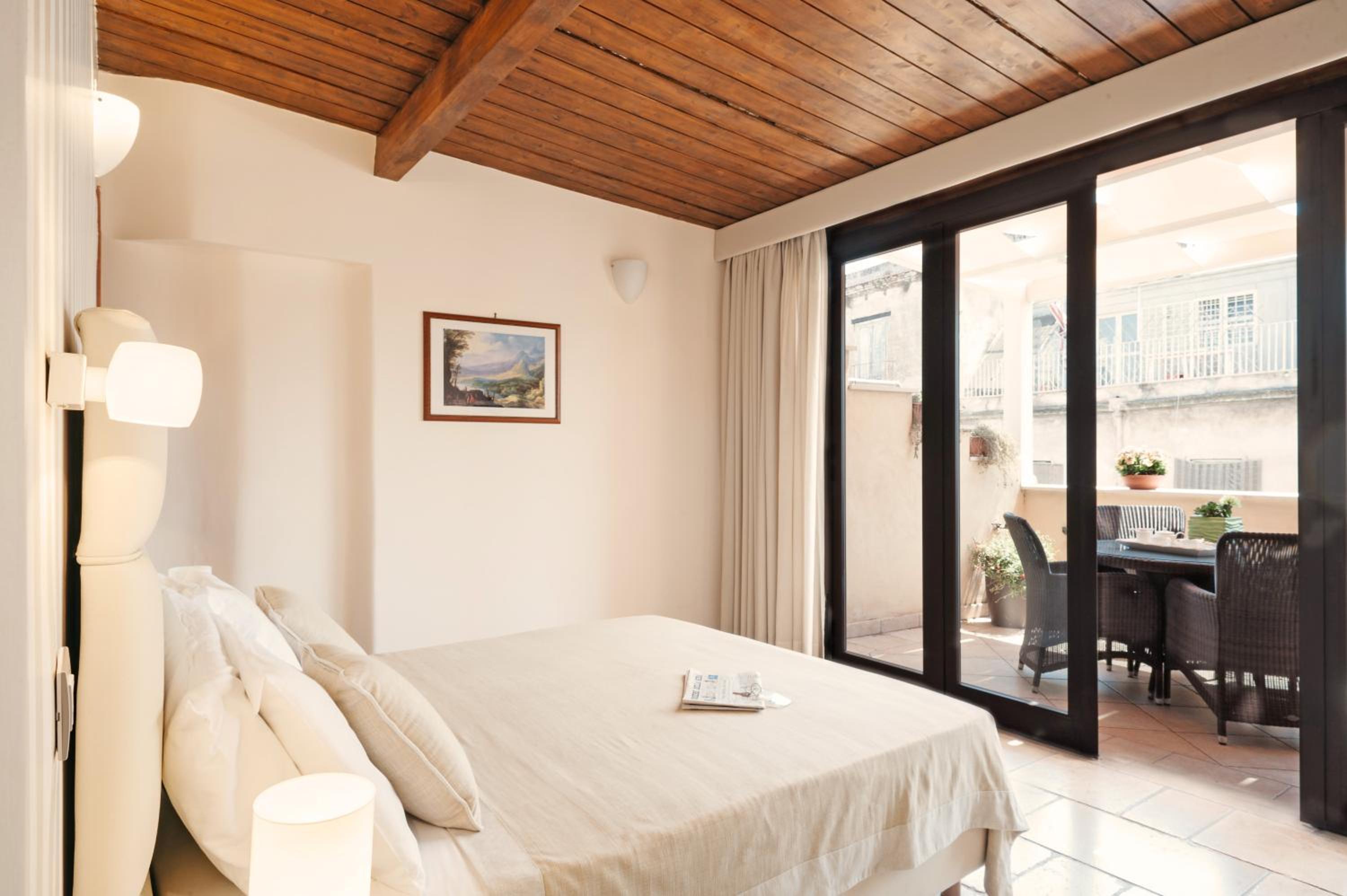 Double Room with Terrace - Photo 2