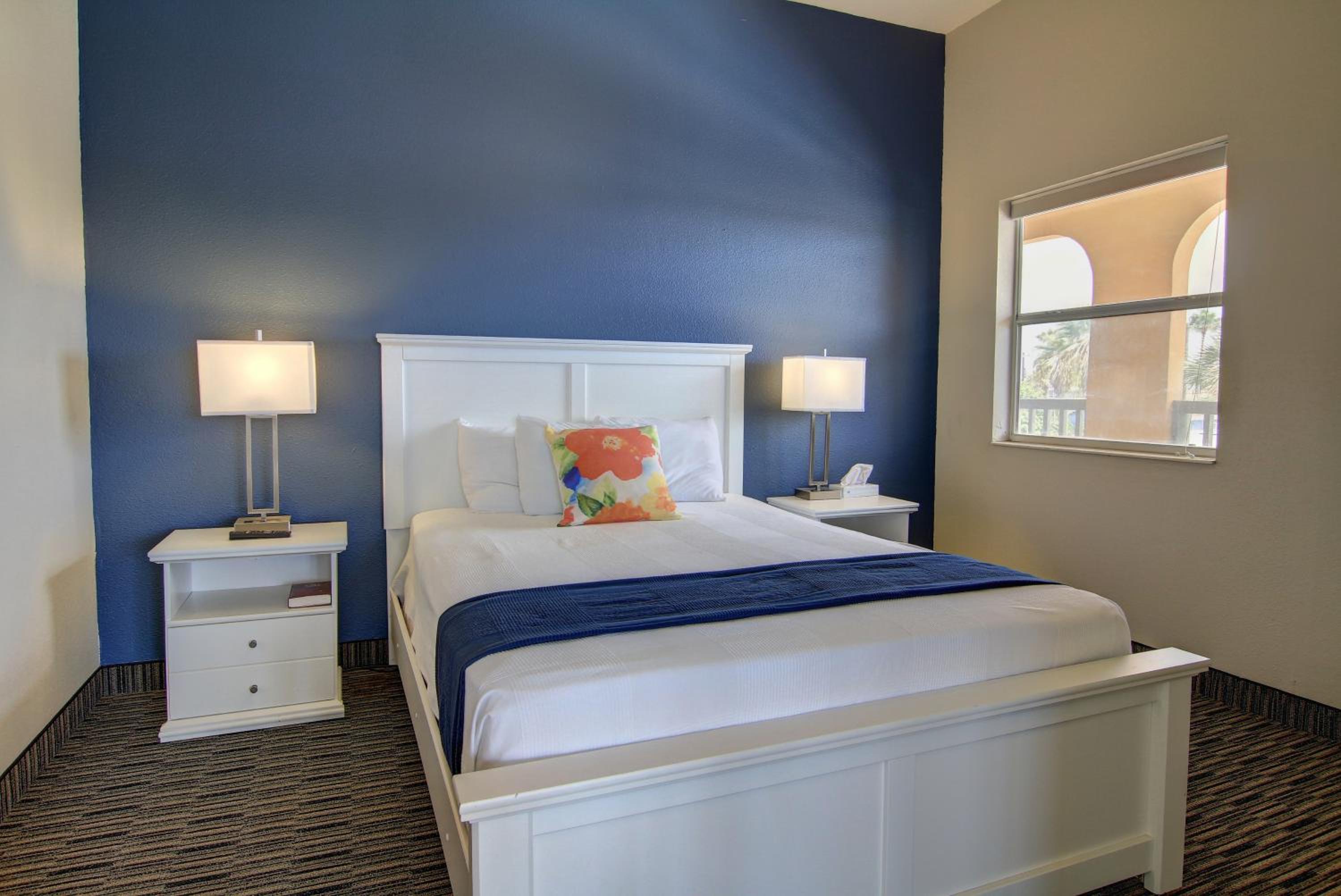 Two-Bedroom Suite - Photo 3