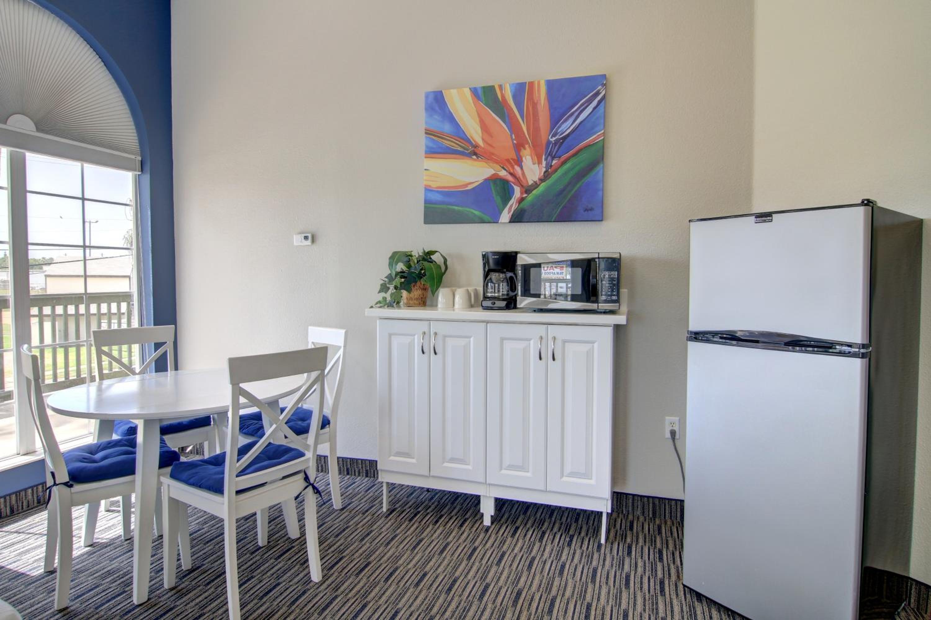 Two-Bedroom Suite - Photo 9