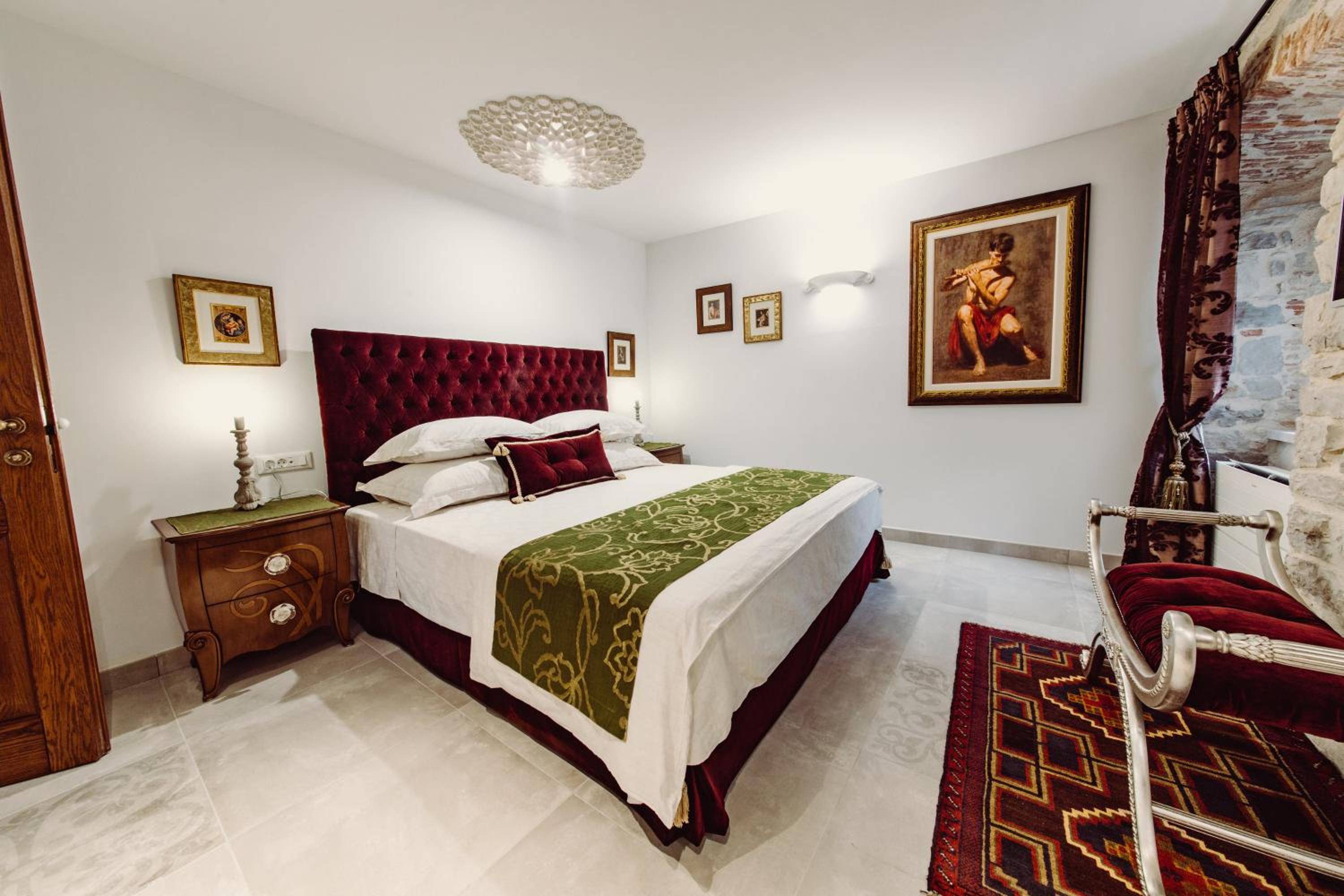 Luxury One-Bedroom Apartment photo 1