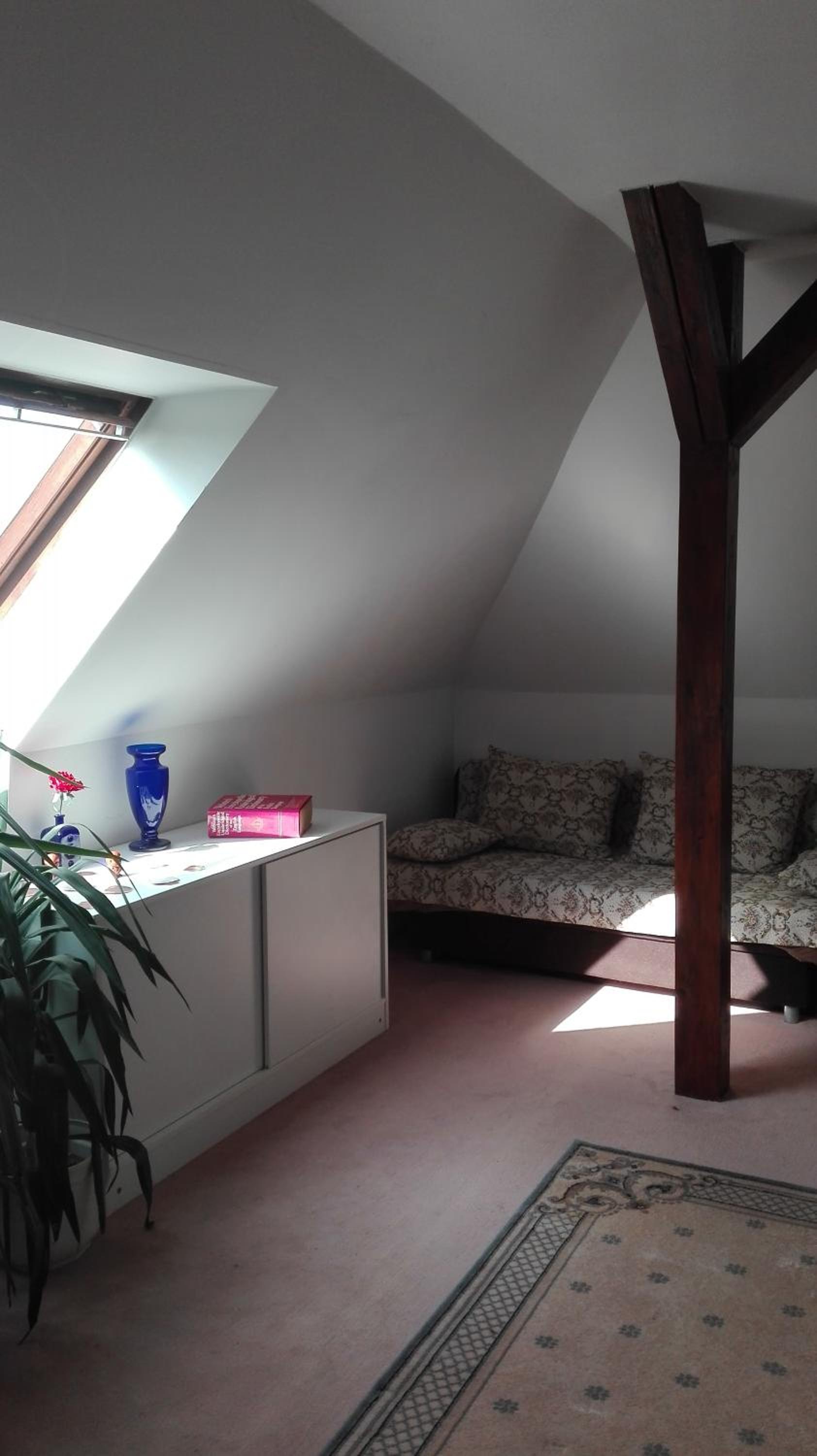 Large Double Room - Photo 17