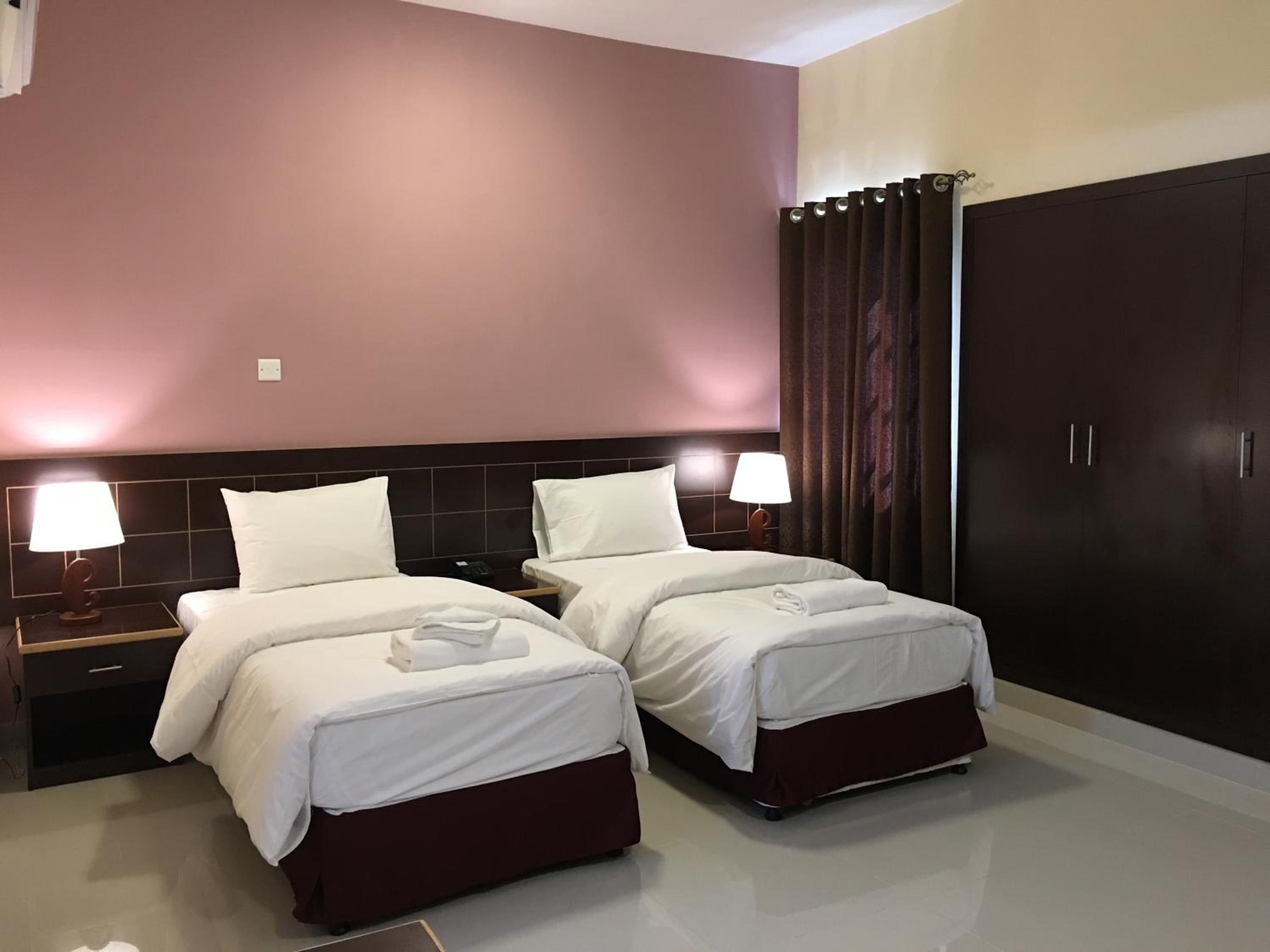 Twin Room - Photo 5