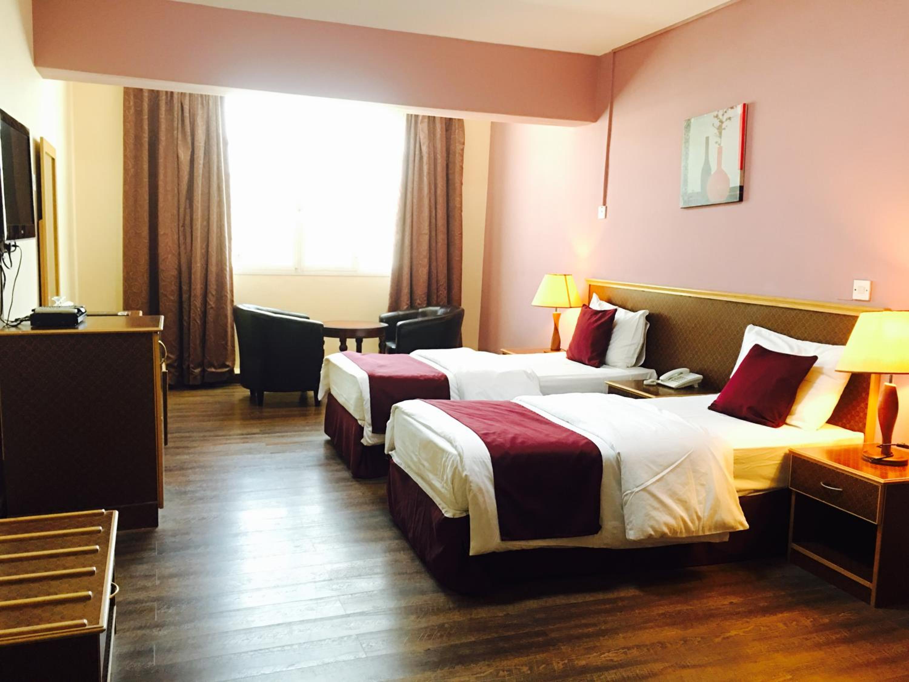 Twin Room - Photo 2