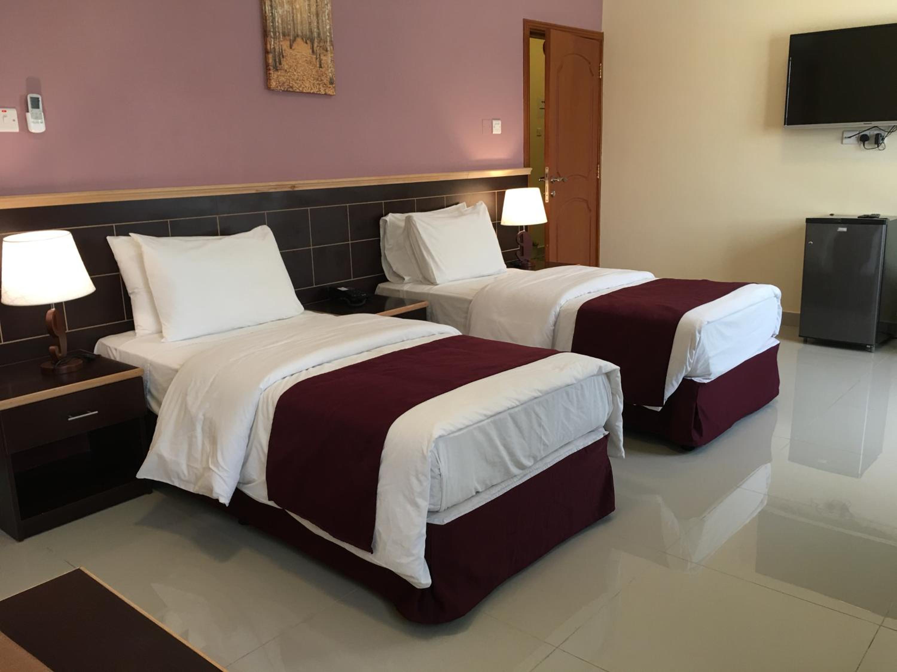 Twin Room - Photo 10