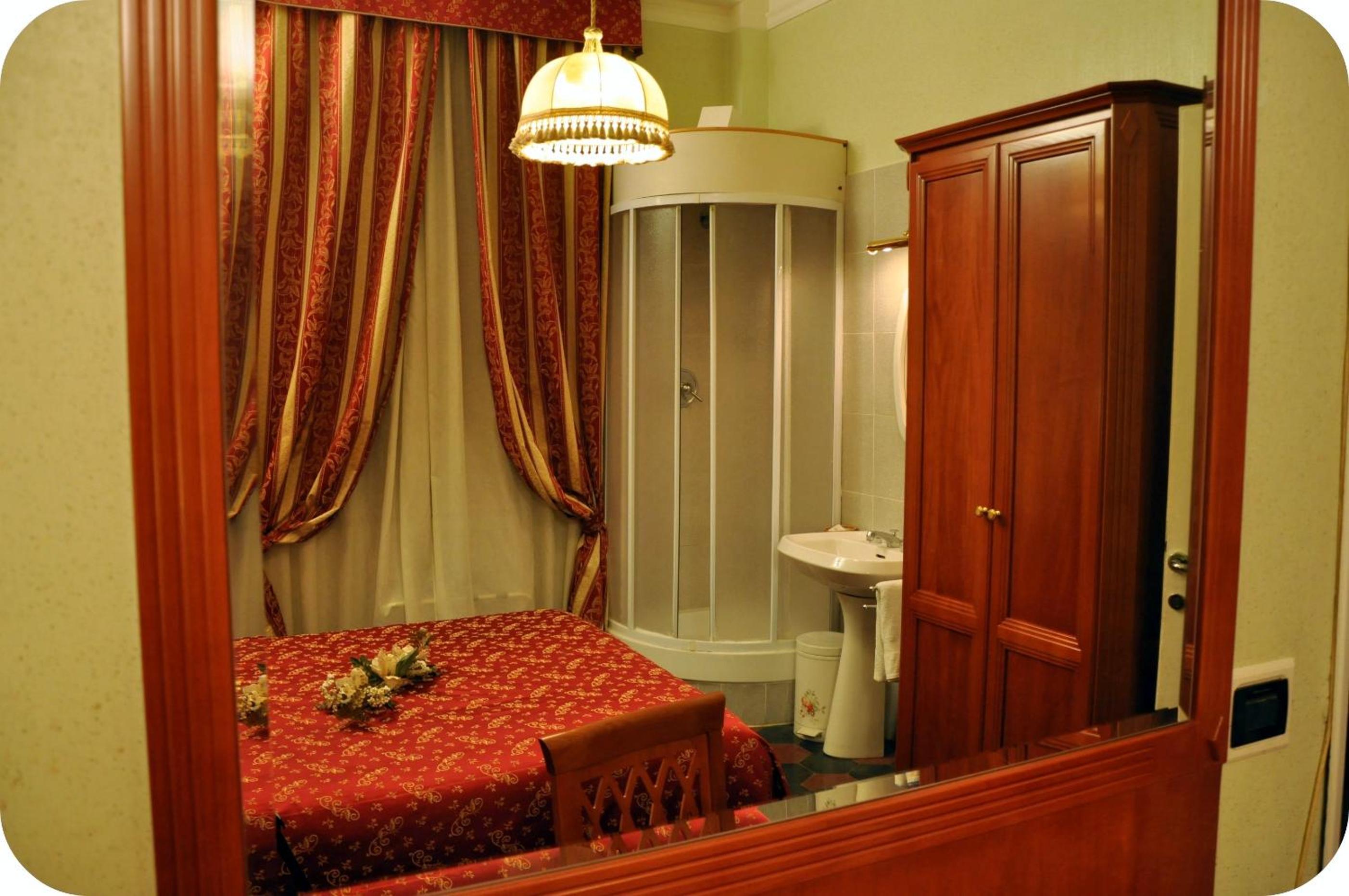 Double Room With Shared Bathroom