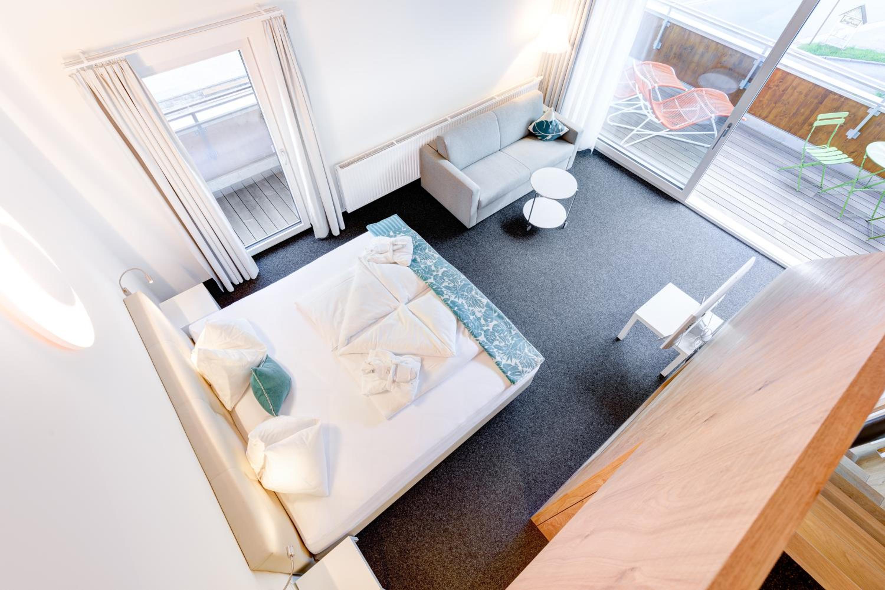 Deluxe King Suite with infrared sauna