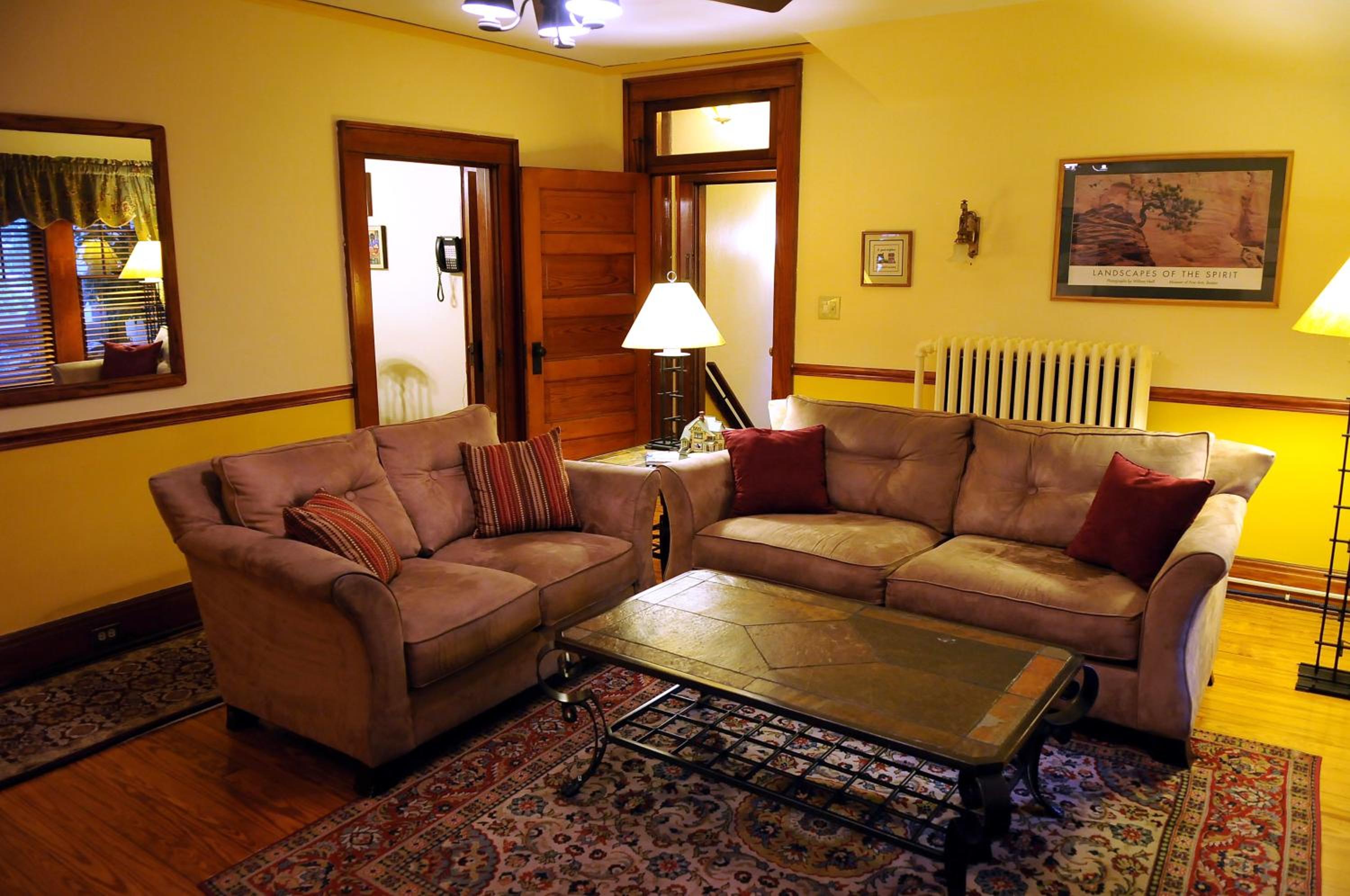 Two-Bedroom Suite photo 3