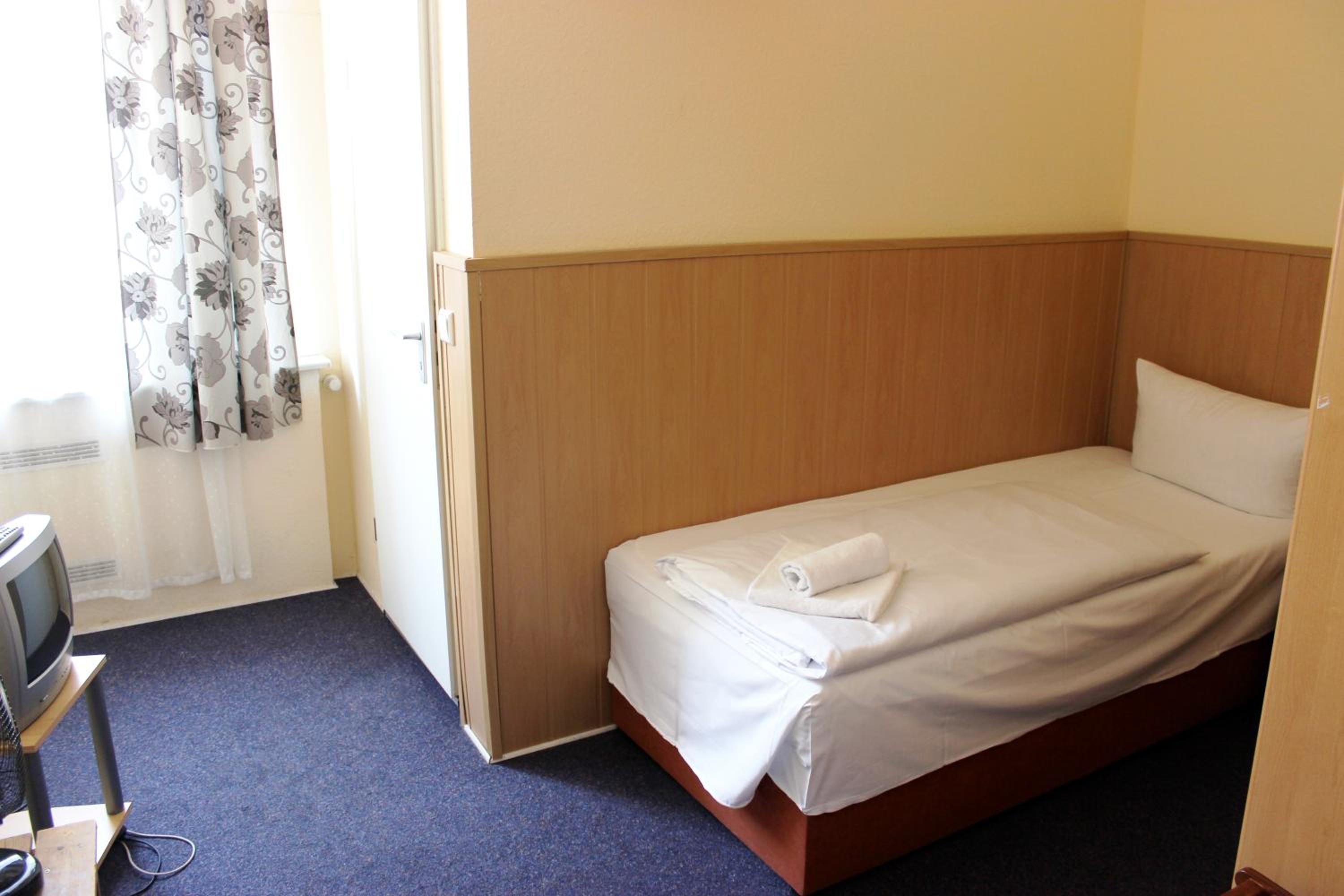 Single Room photo 2