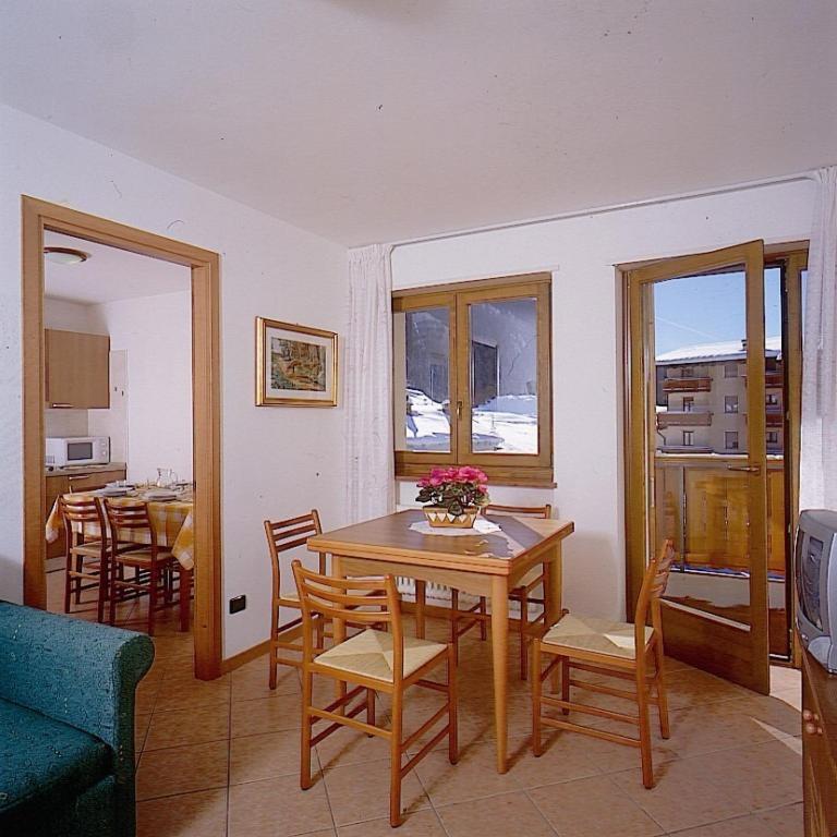 Two-Bedroom Apartment (8 Adults) photo 3