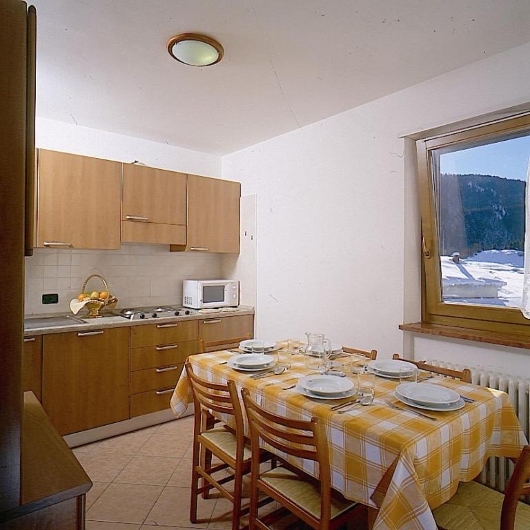 Two-Bedroom Apartment (8 Adults) photo 2