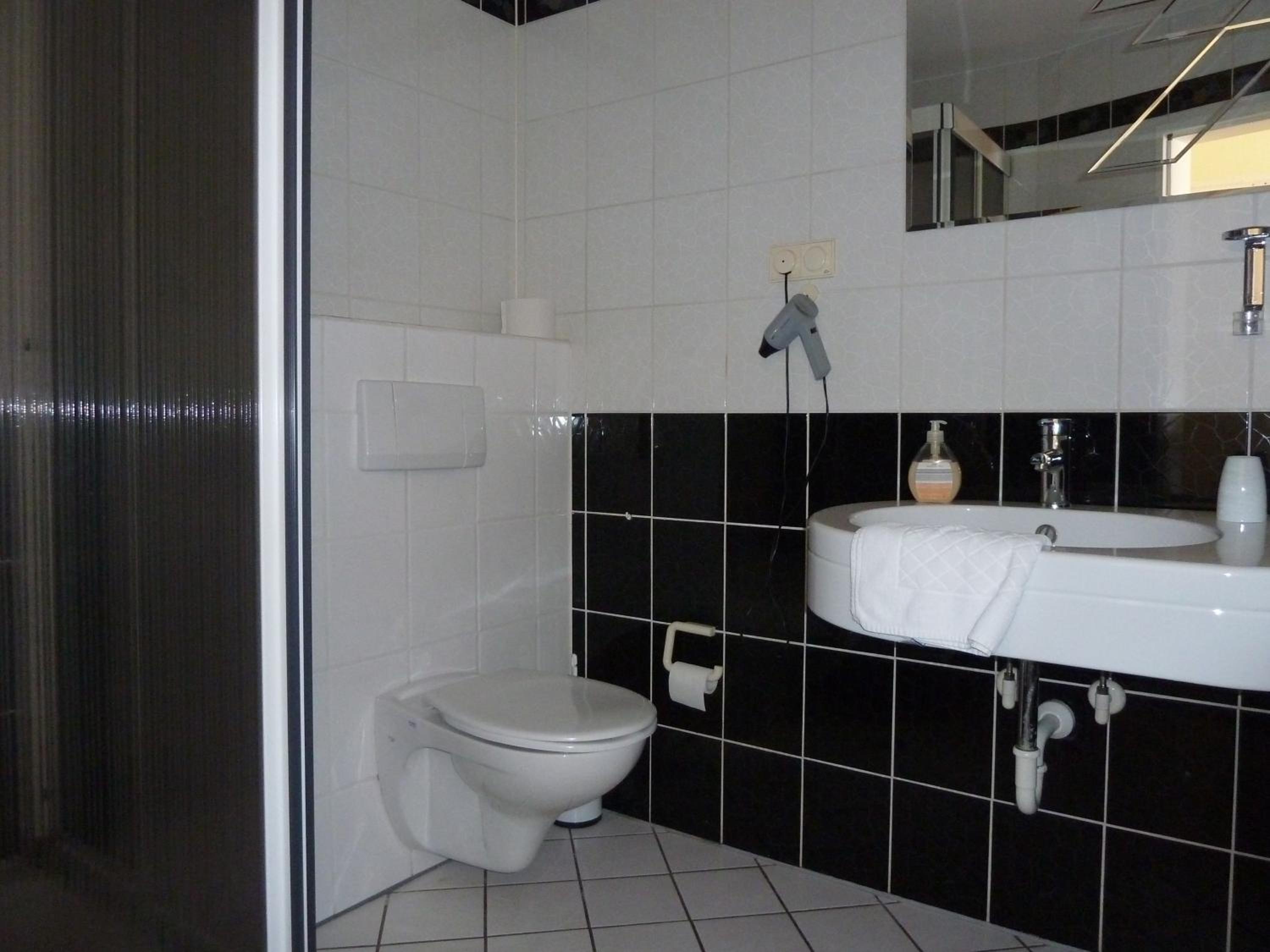 Double Room - Photo 3