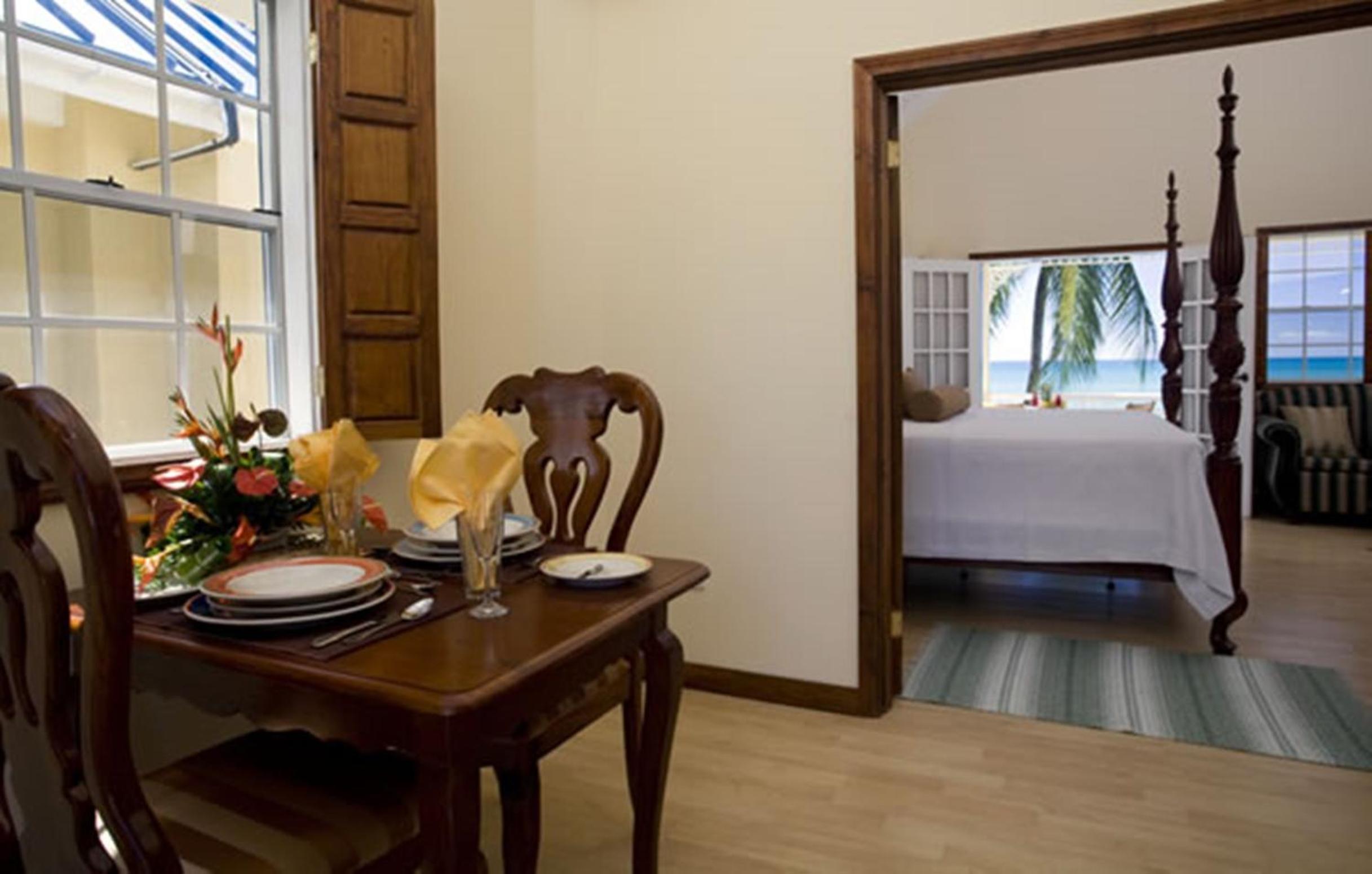 Deluxe King Suite photo 2