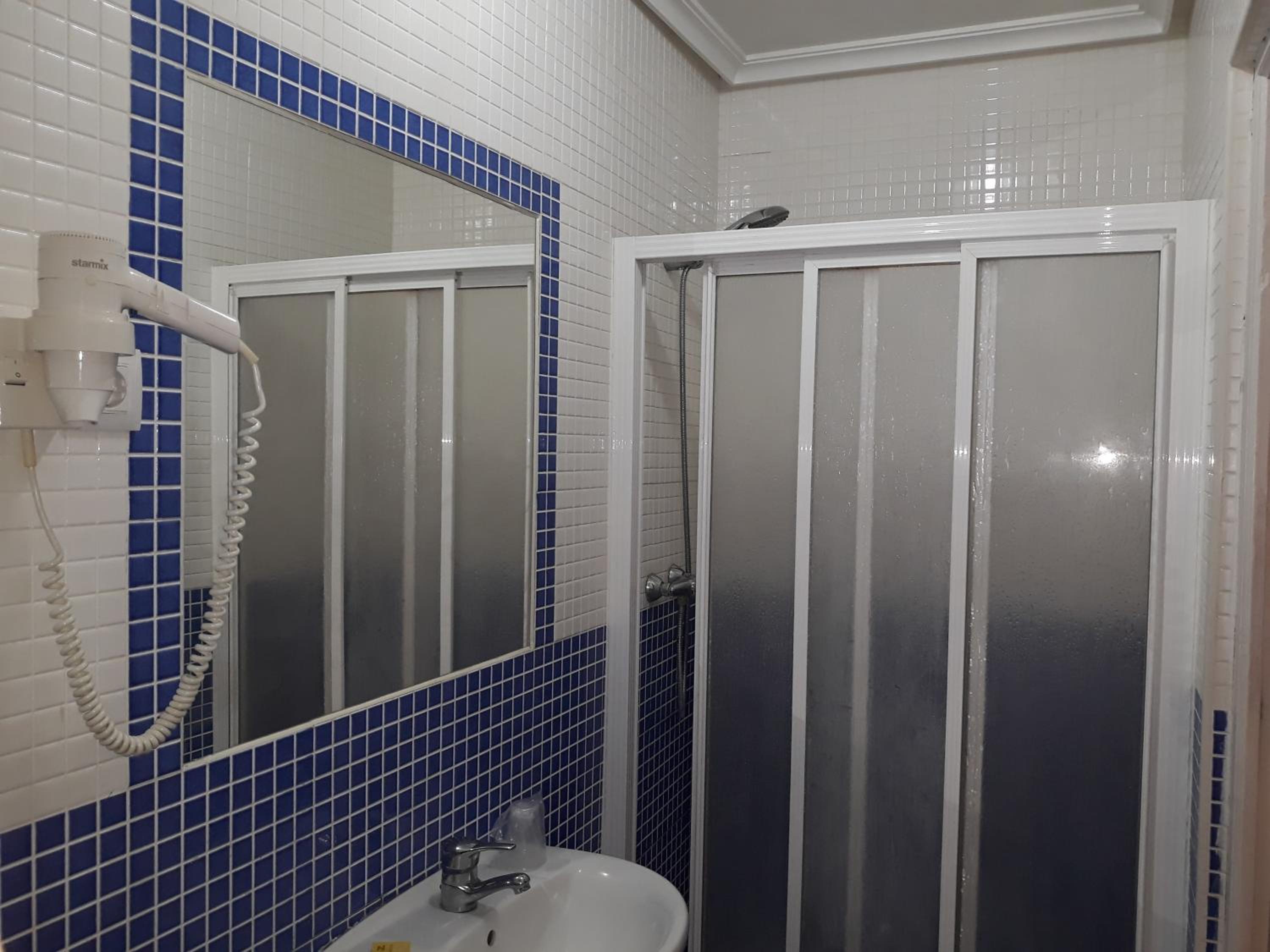 Triple Room with Private Bathroom photo 3