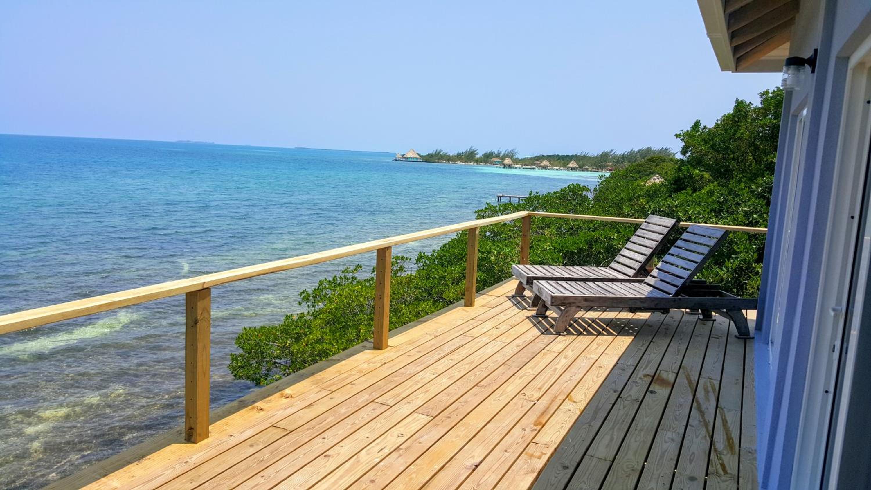 Penthouse Oceanfront Cabana photo 3