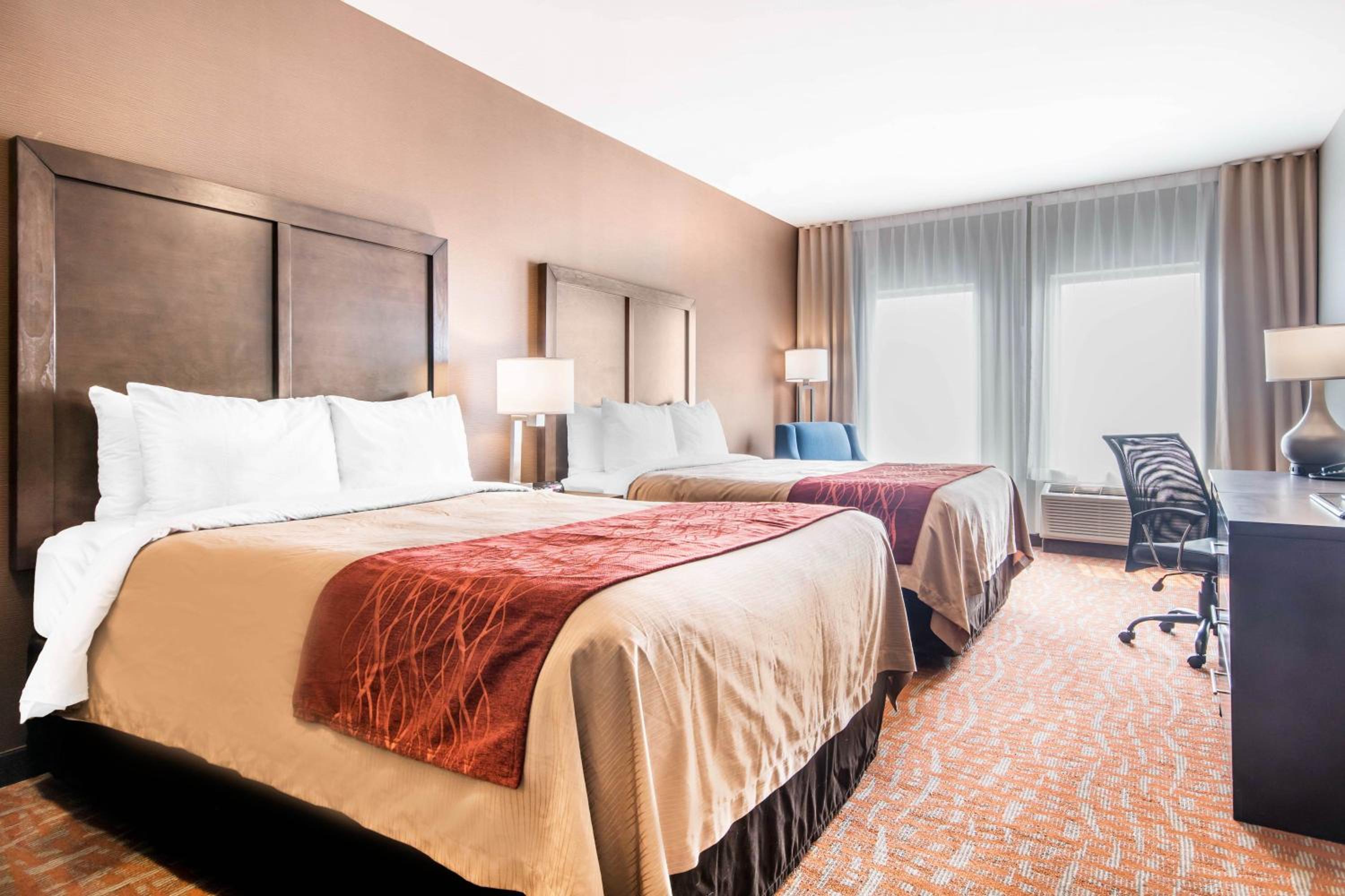 Queen Room With Two Queen Beds - Non-Smoking