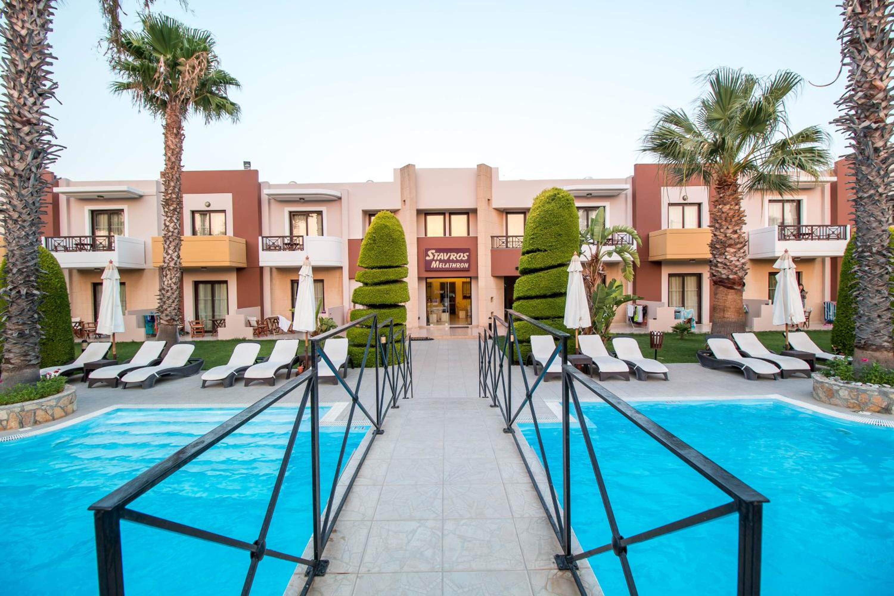 Comfort Twin Apartment with Pool View photo 2