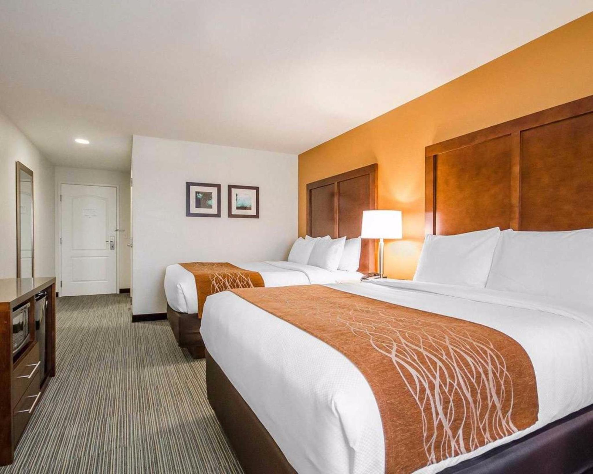 Queen Room with Two Queen Beds - Accessible/Non-Smoking  photo 1