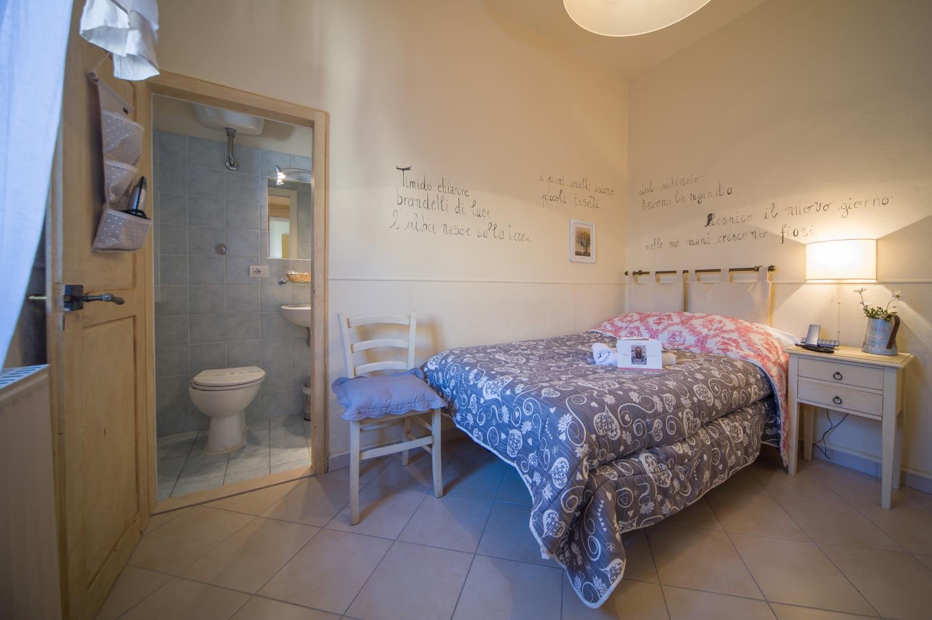 Single Room photo 2