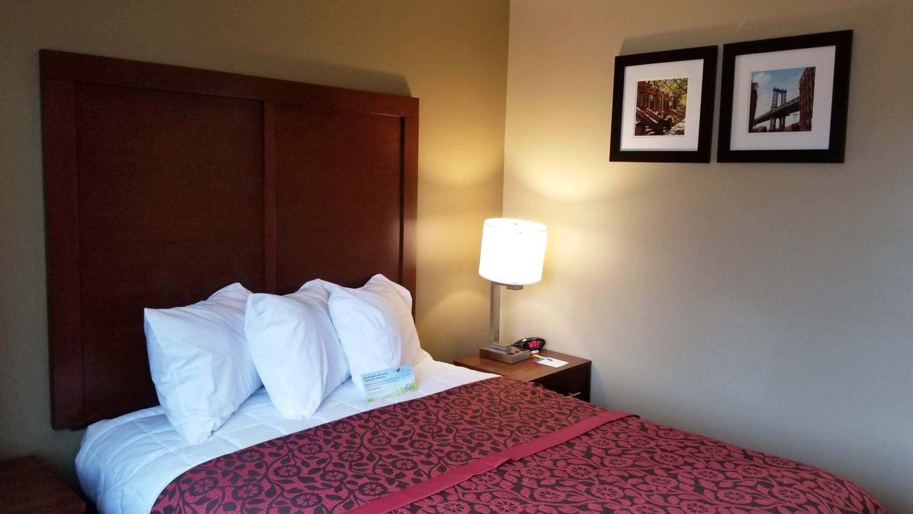 Queen Room photo 3