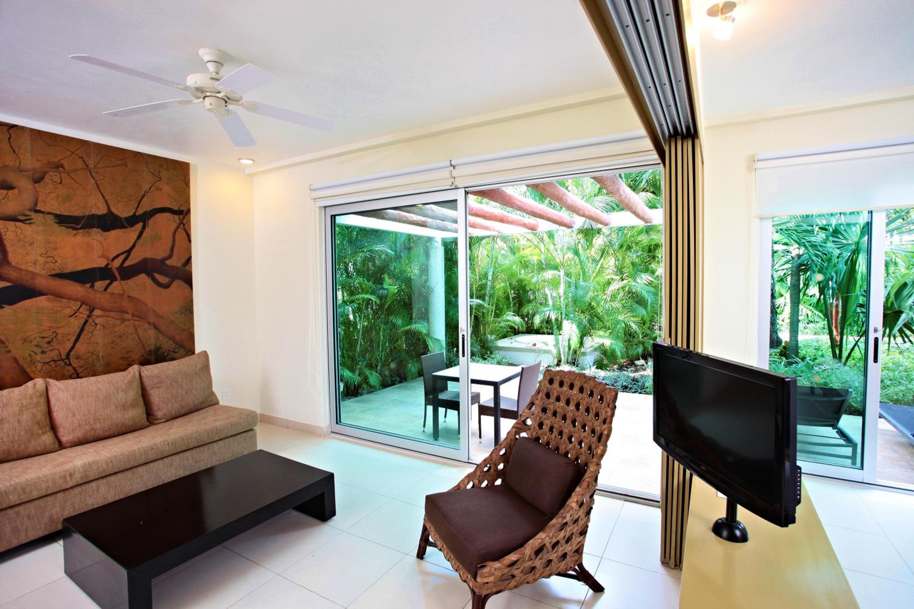 Junior Suite Superior Garden (1 Adult)