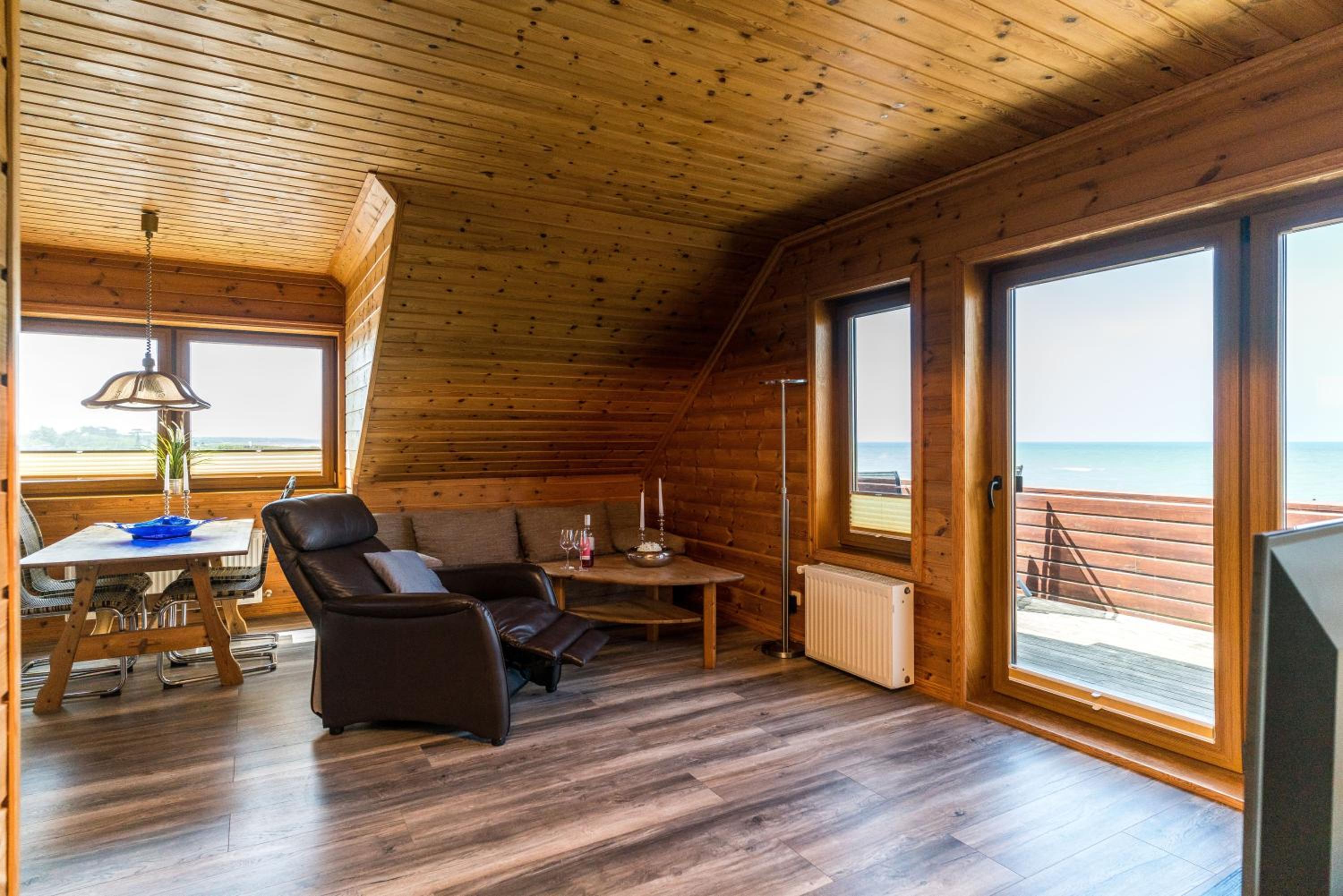One-Bedroom Apartment with Sea View photo 2