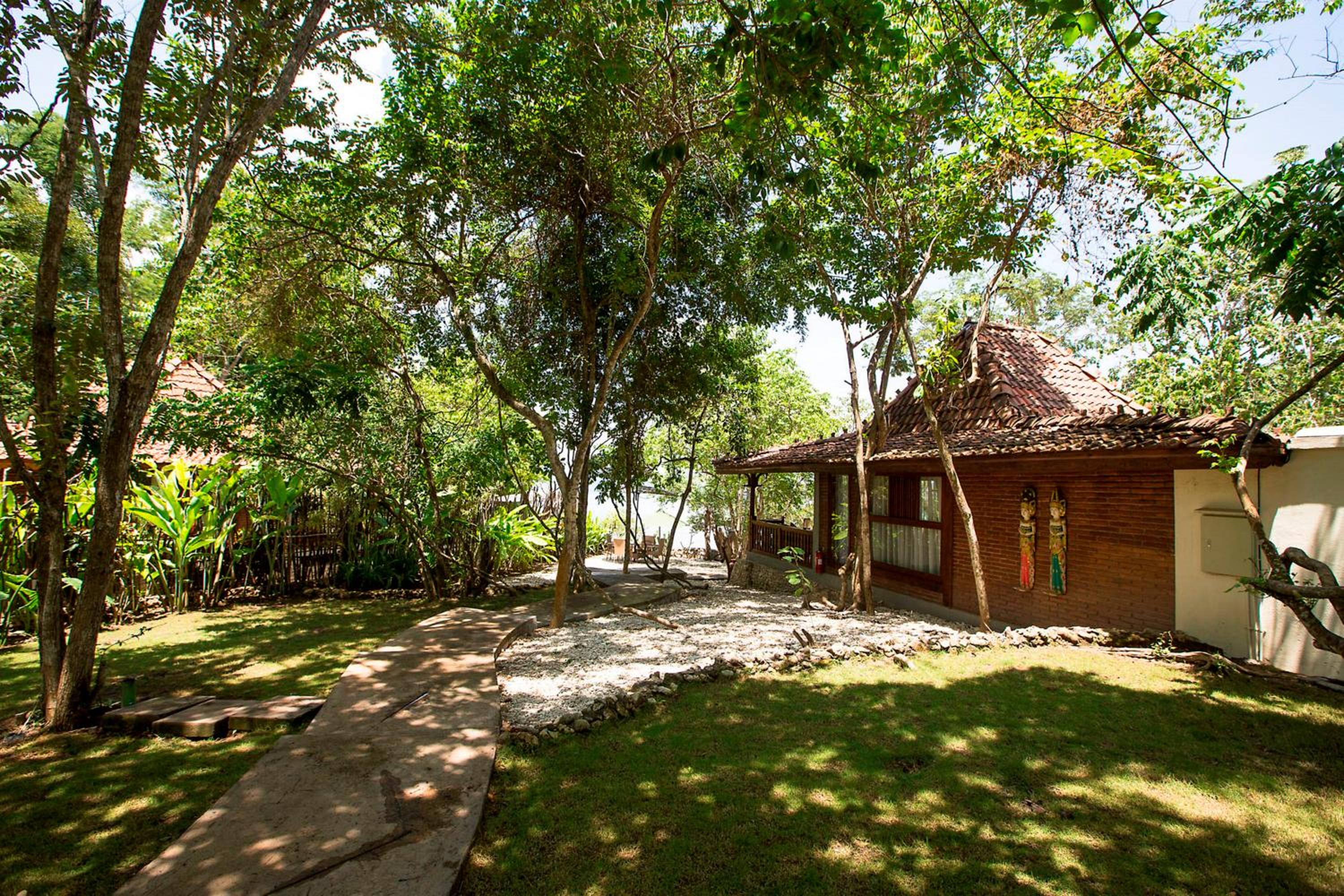 Ocean Front Pool Villa with Free Water Sport and Trekking - Photo 2