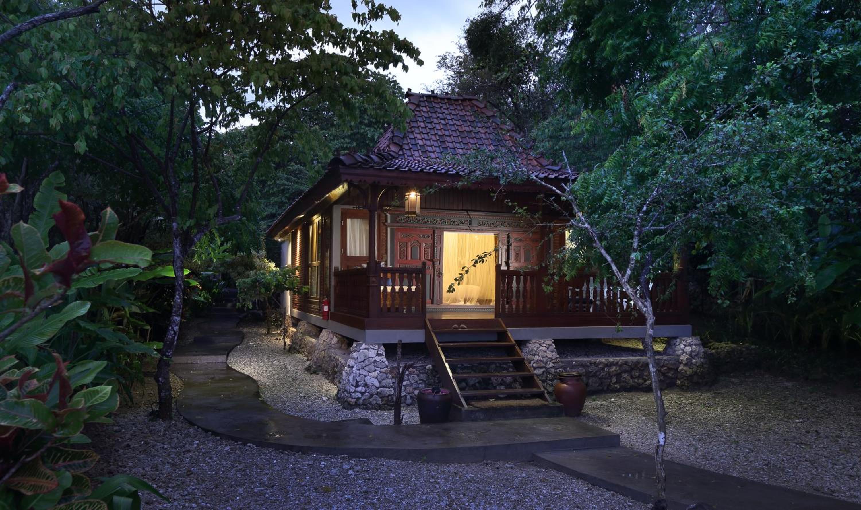 Ocean Front Pool Villa with Free Water Sport and Trekking - Photo 3