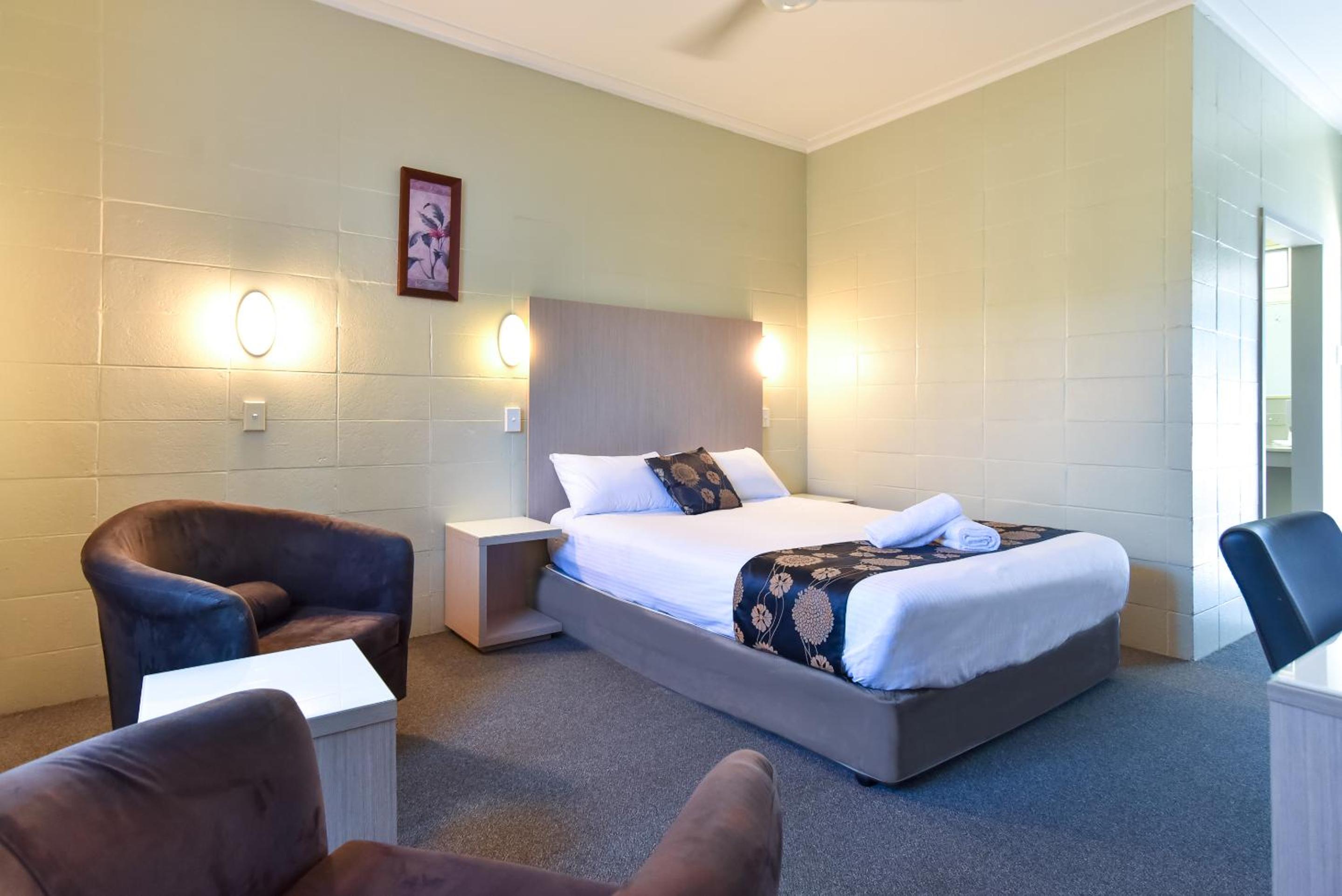 Deluxe Queen Room - Not Pet Friendly - Photo 1