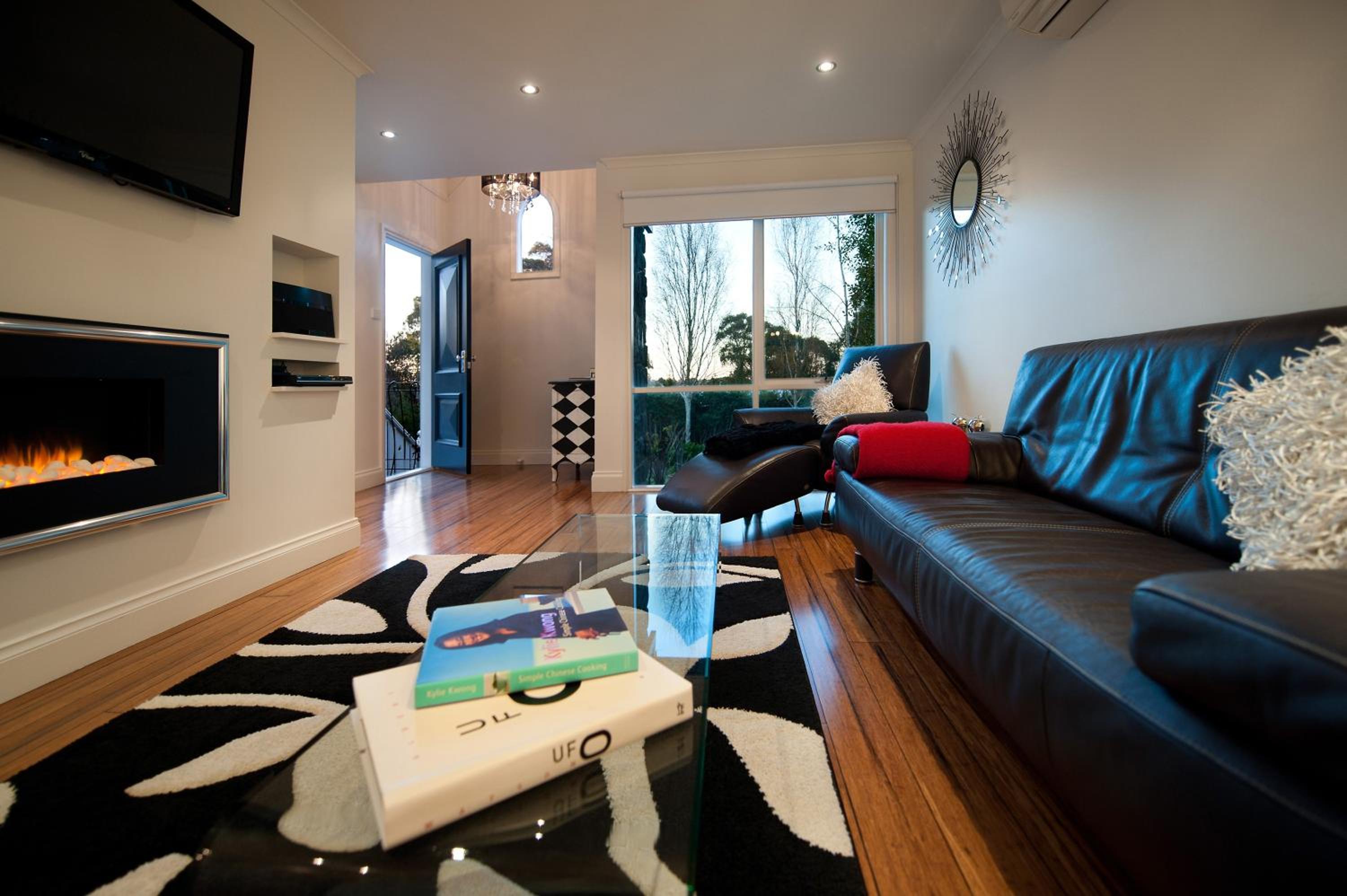 One-Bedroom House photo 1