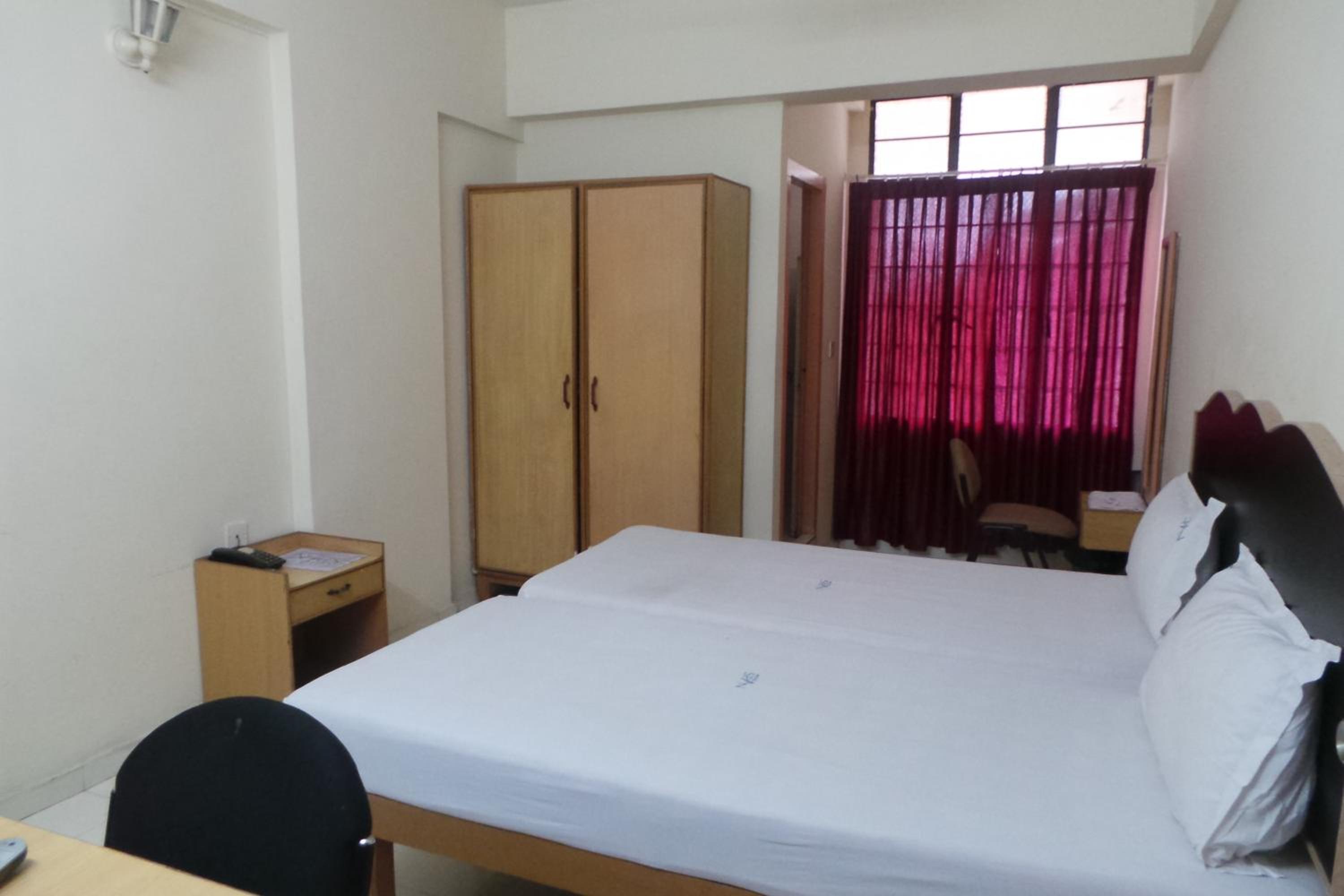 Standard Double Room with Fan - Photo 8