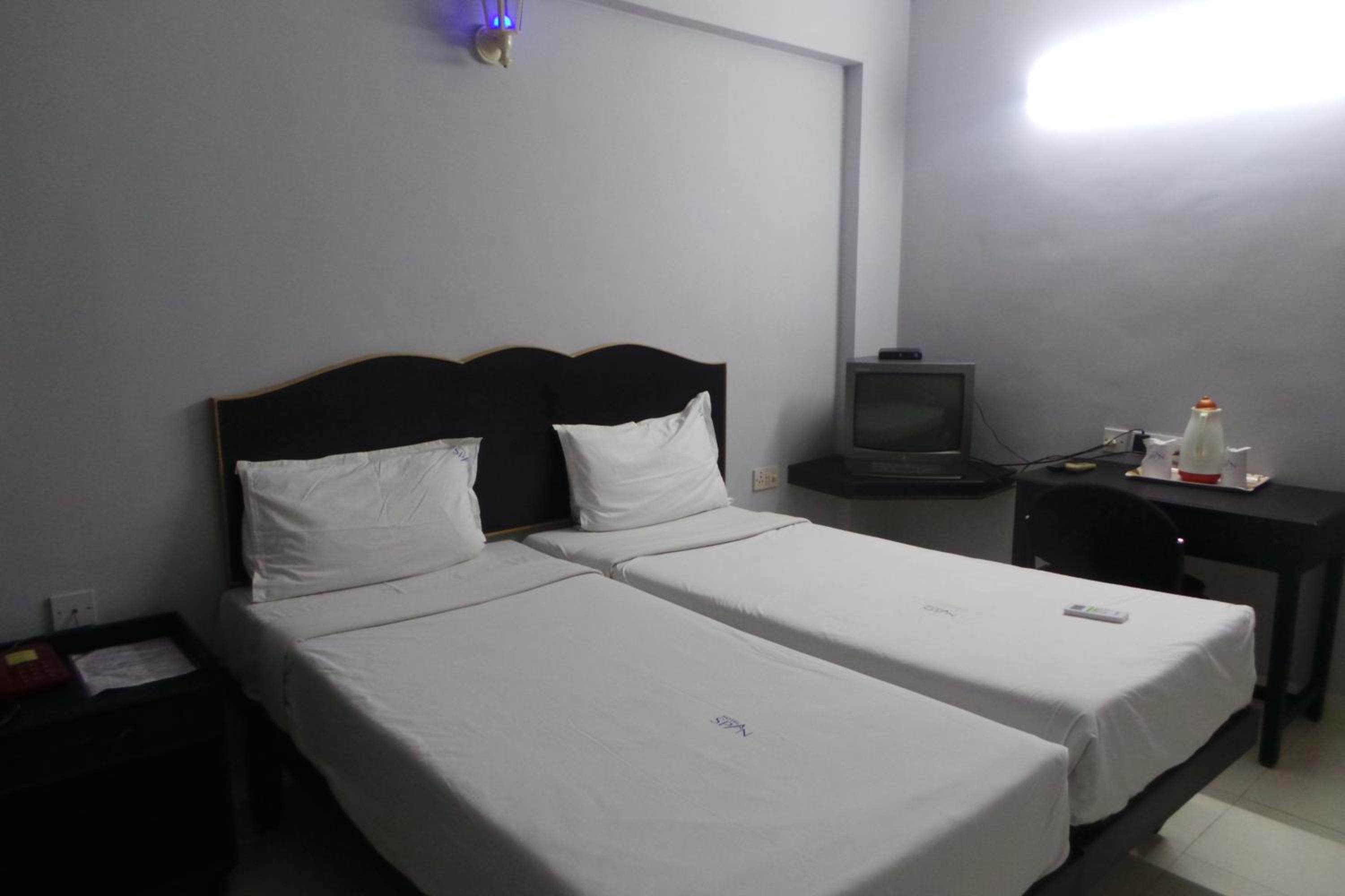 Standard Double Room - Photo 4