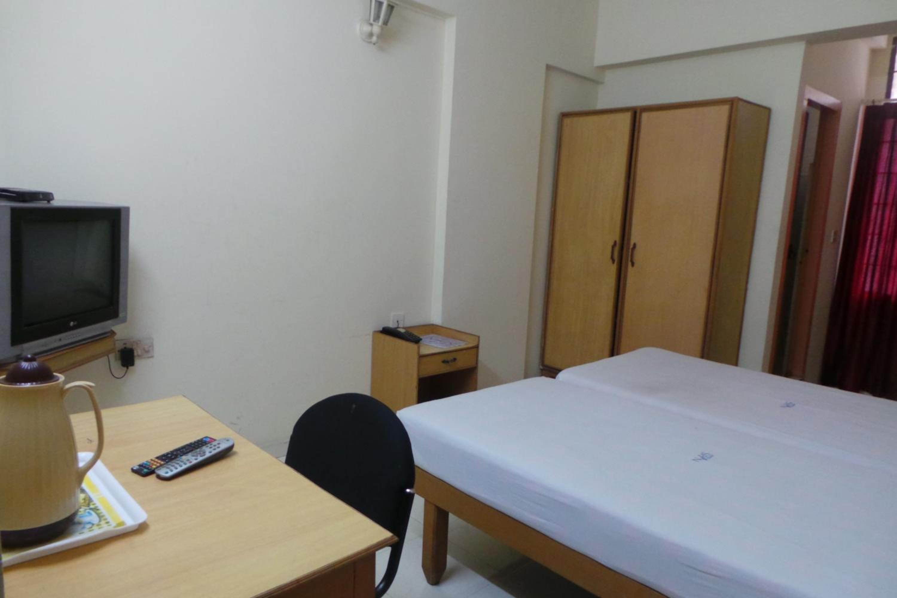 Standard Double Room with Fan - Photo 6