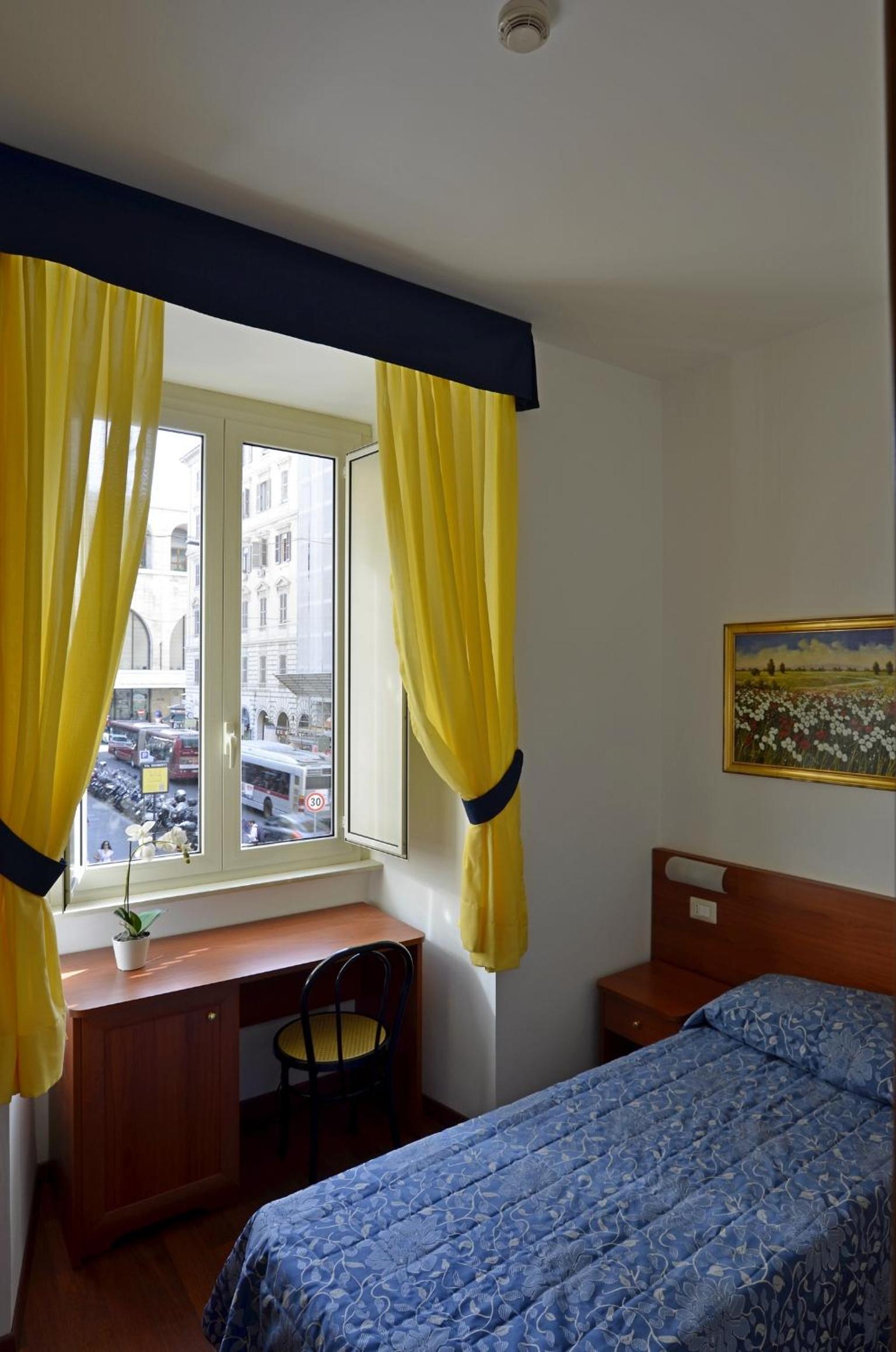Single Room photo 3