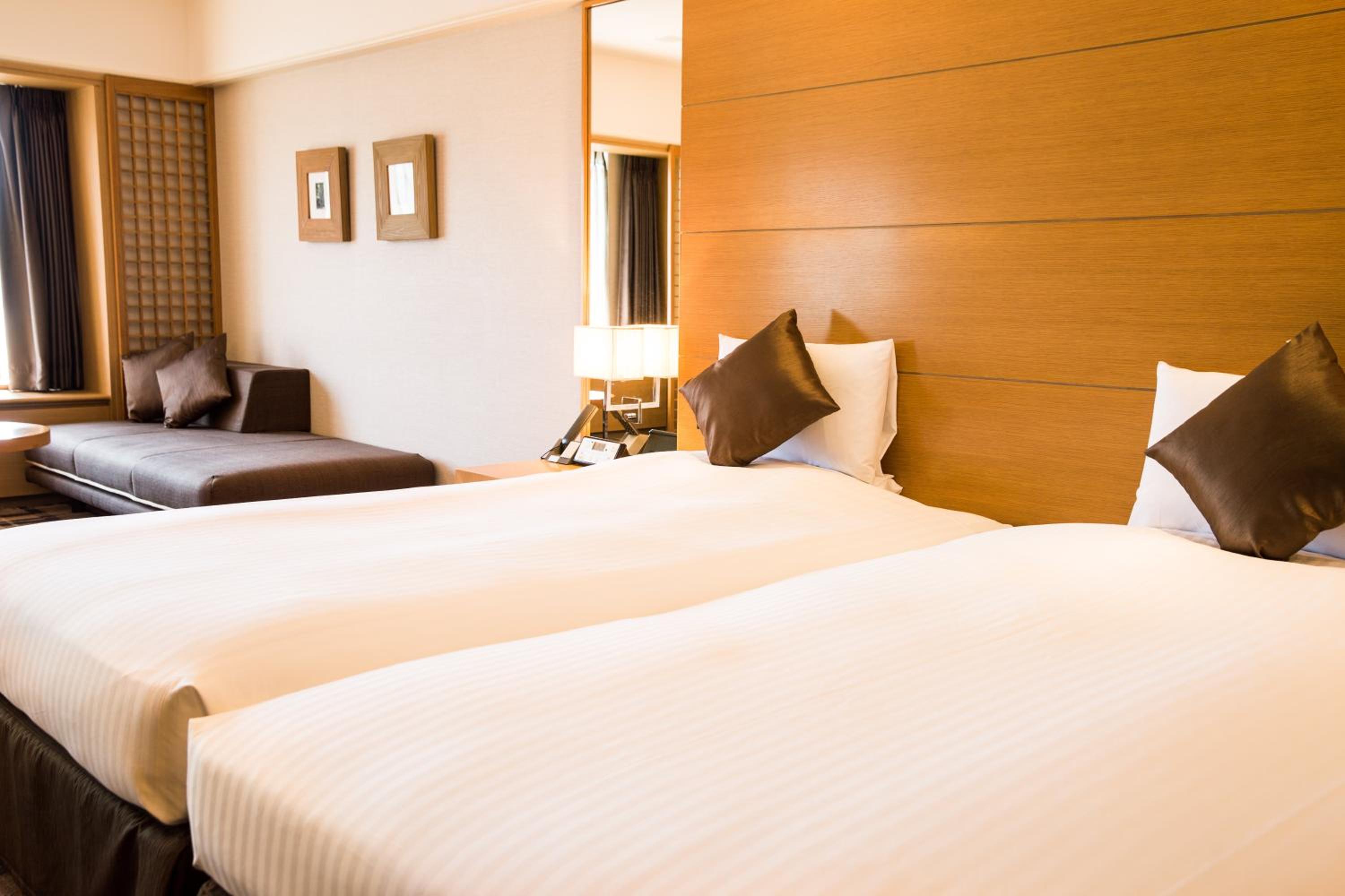 Executive Twin Room - Non-Smoking - Photo 6