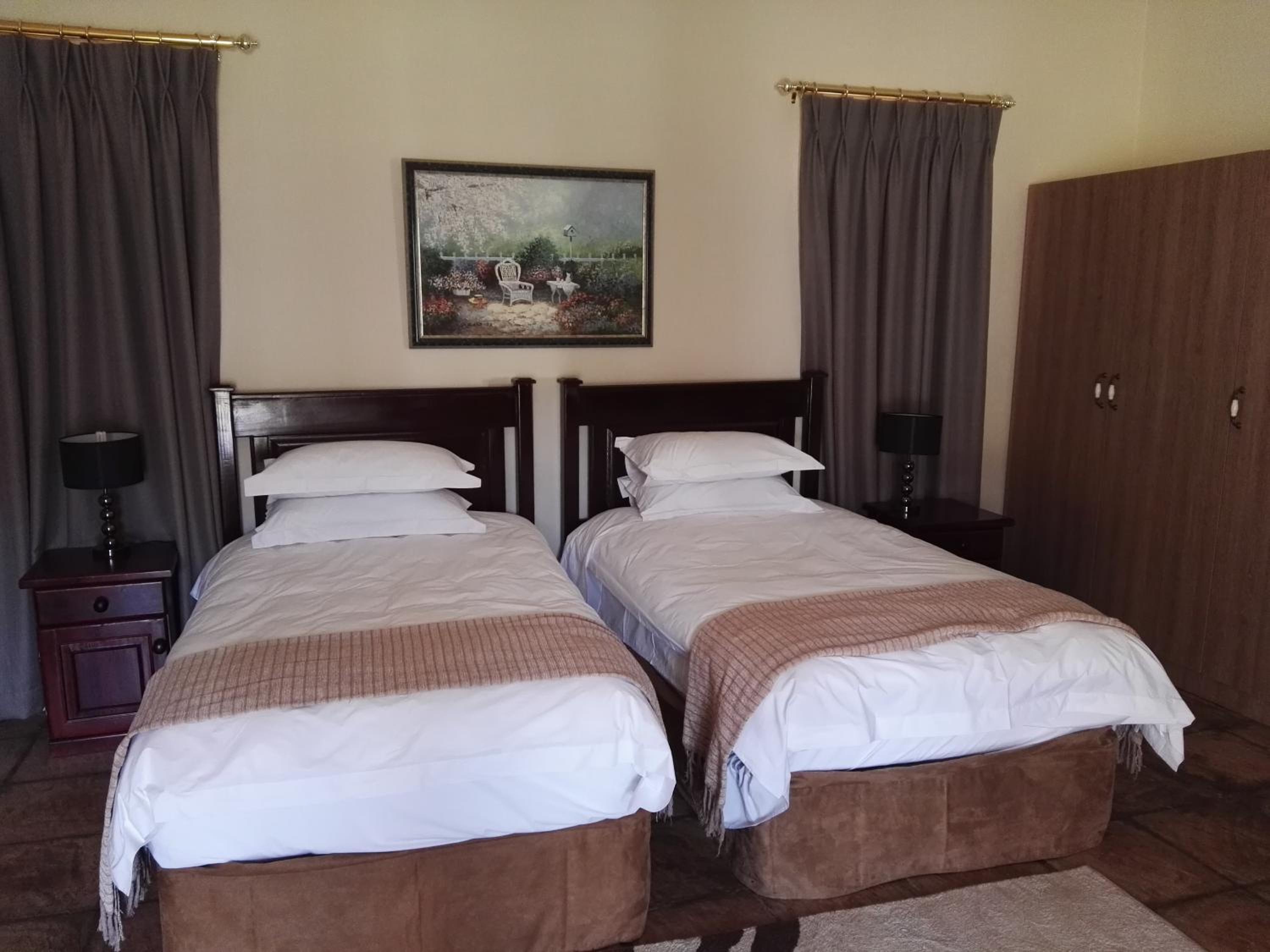 Suite with Lake View photo 3