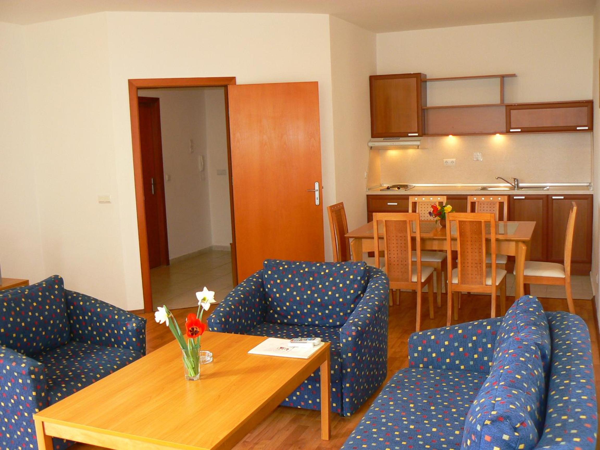 Two-Bedroom Apartment with Balcony - Photo 3