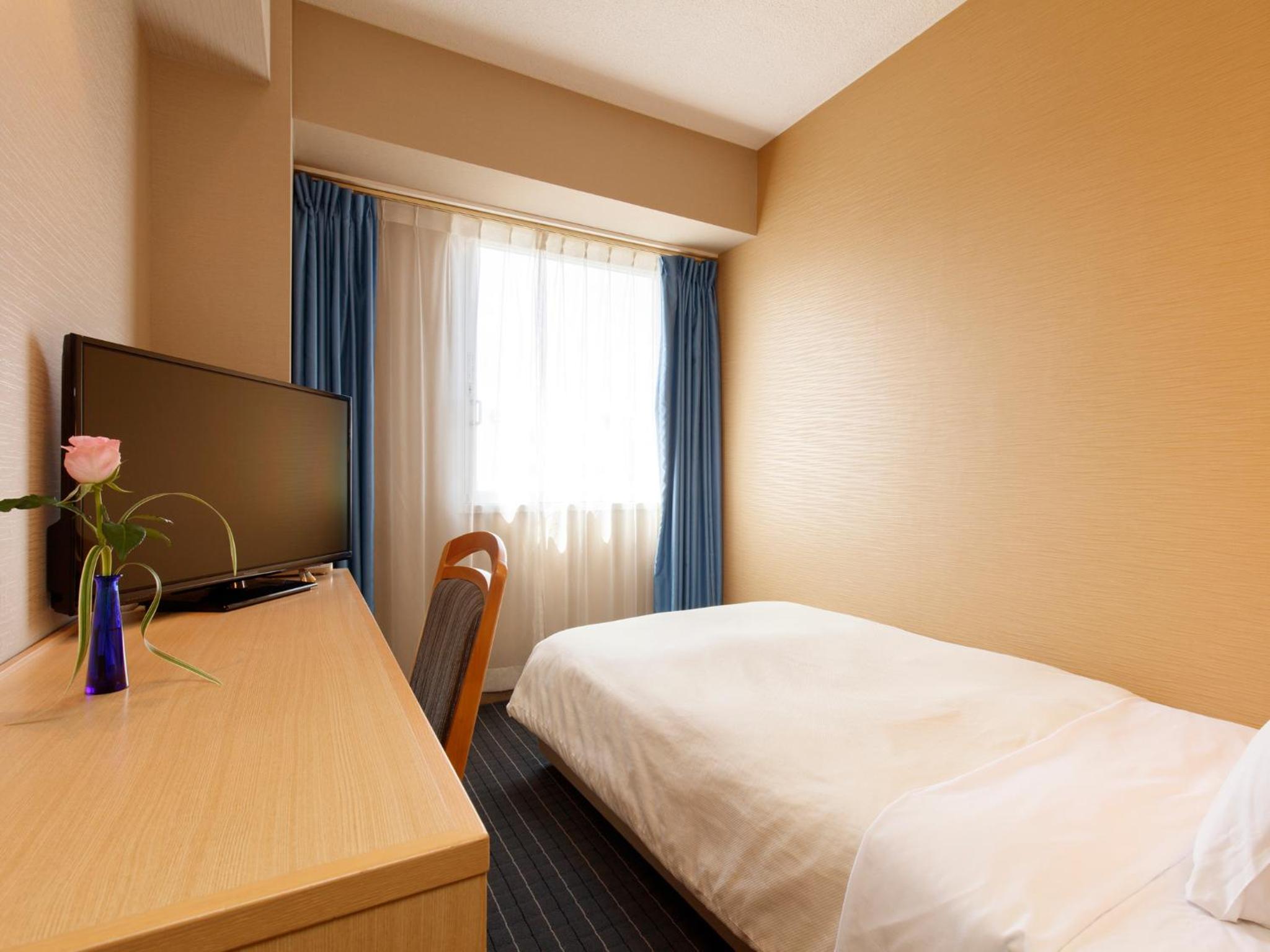 Single Room - Non-Smoking photo 1