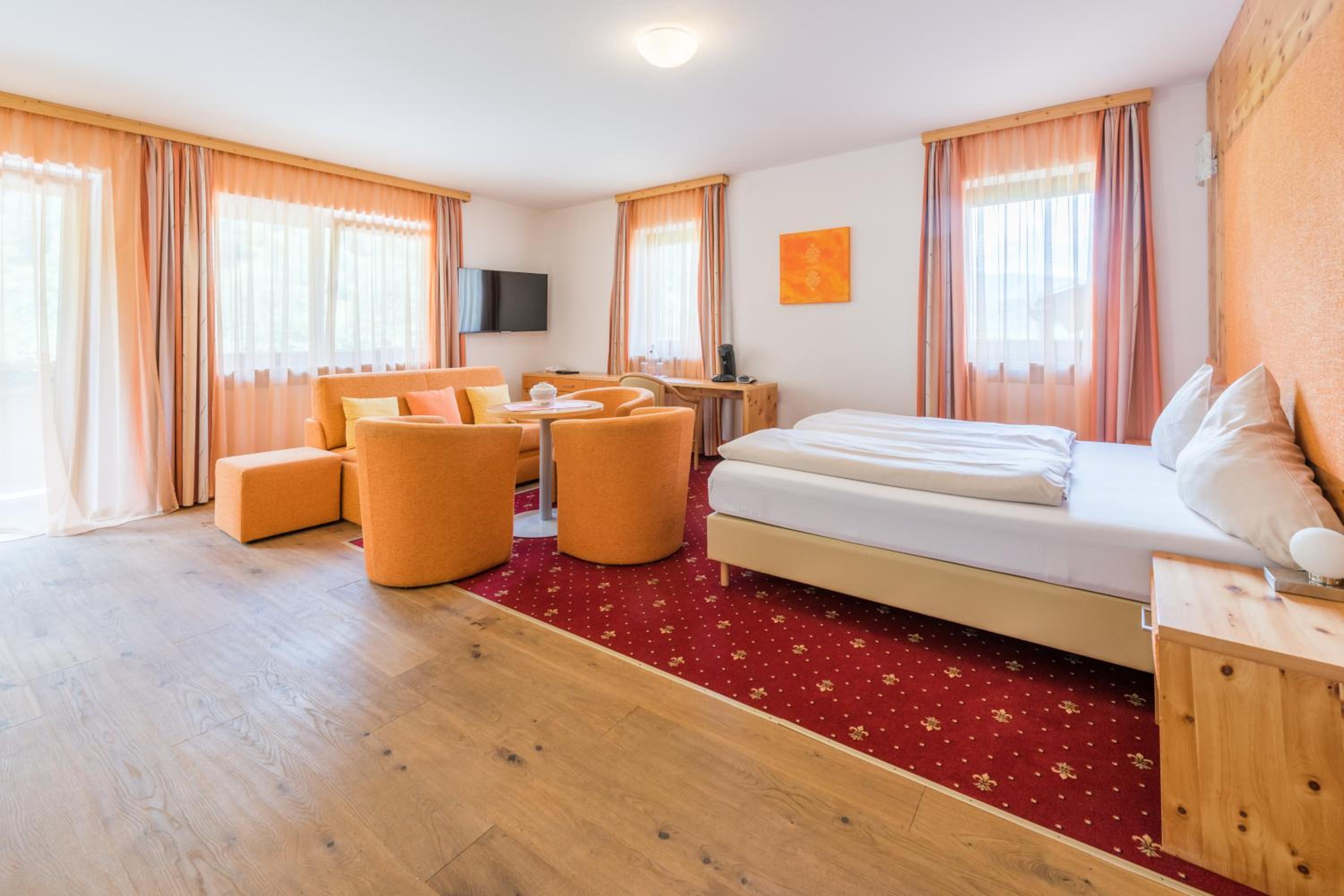 Suite with Balcony photo 2