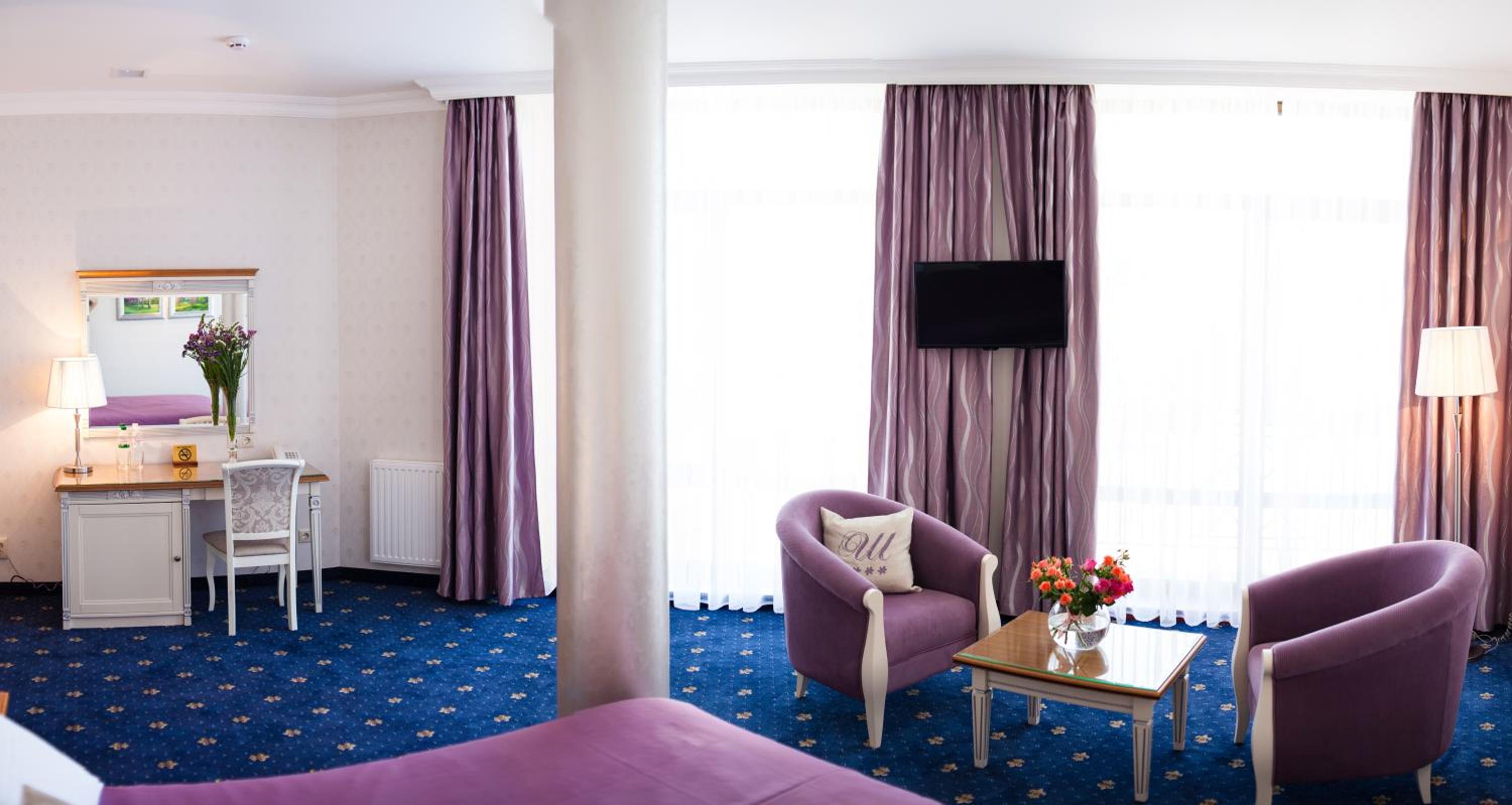 King Room with Balcony photo 3
