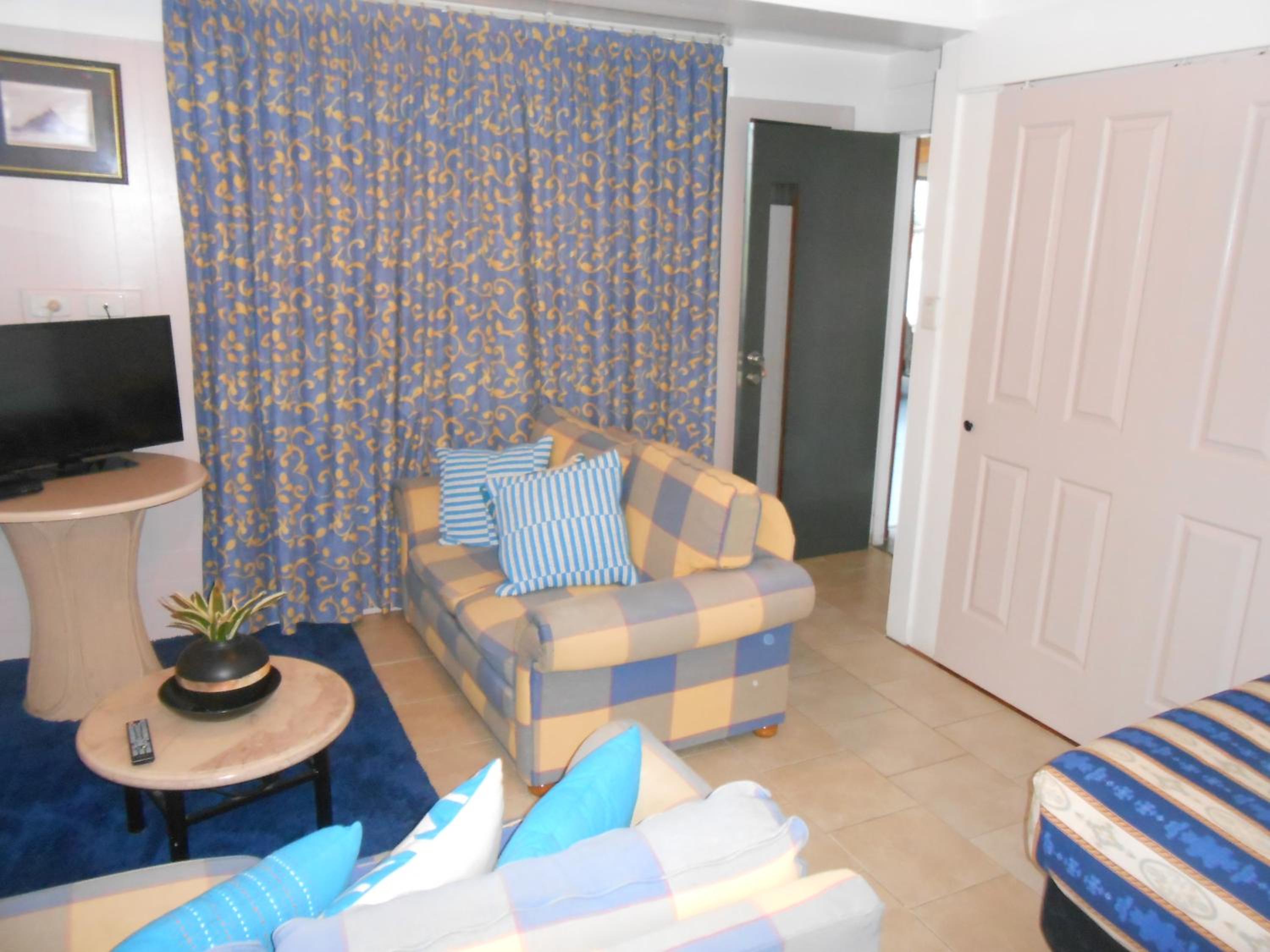 Apartment with Garden View - Photo 4