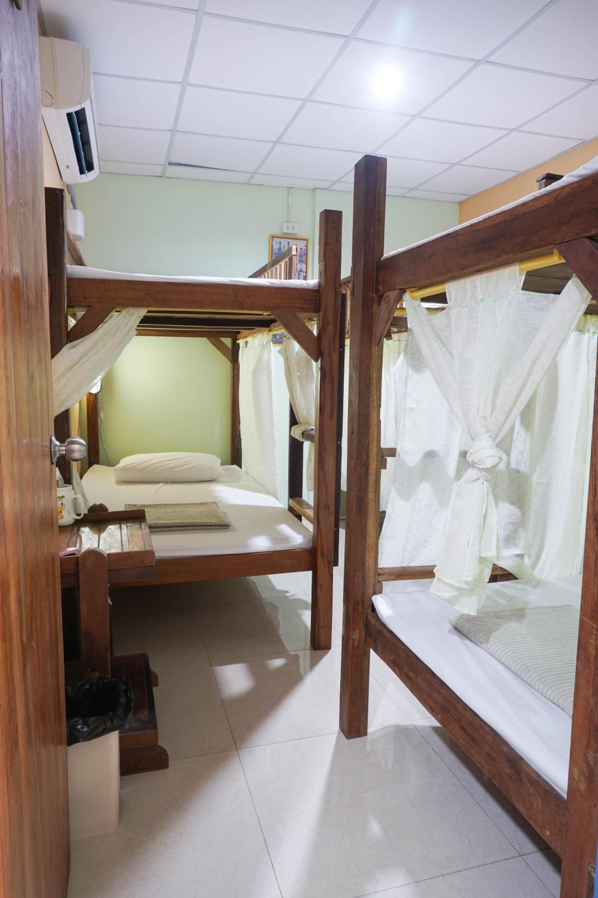 Bunk Bed in Mixed Dormitory Room with Shared Bathroom photo 3
