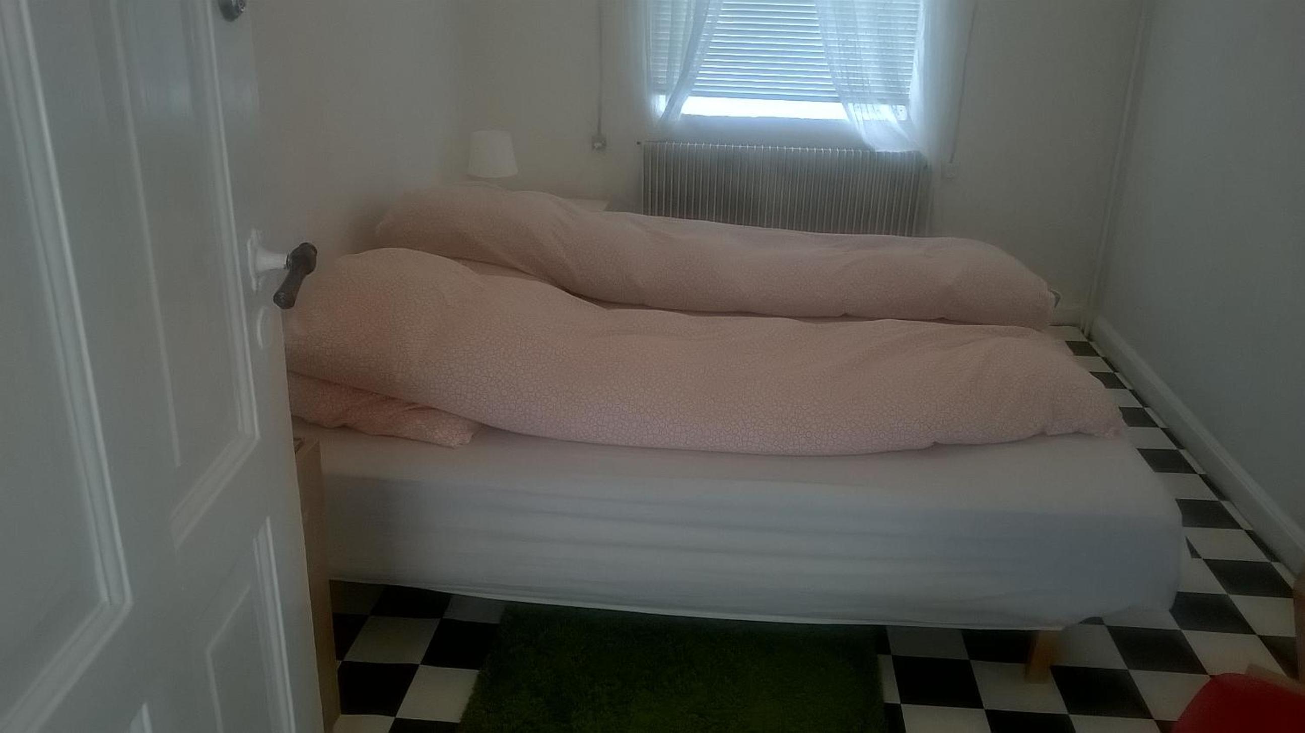 Twin Room with Shared Bathroom photo 3
