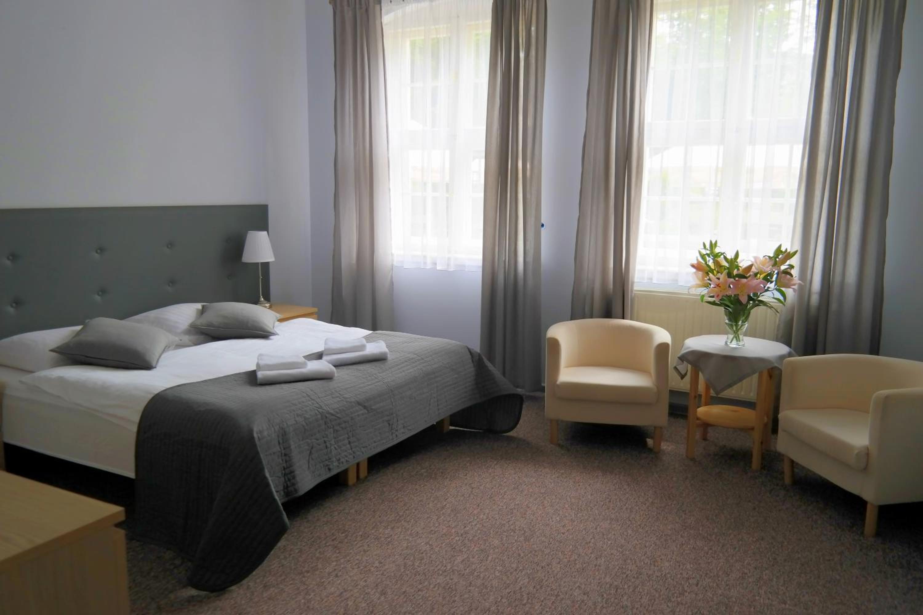 Deluxe Double or Twin Room photo 2